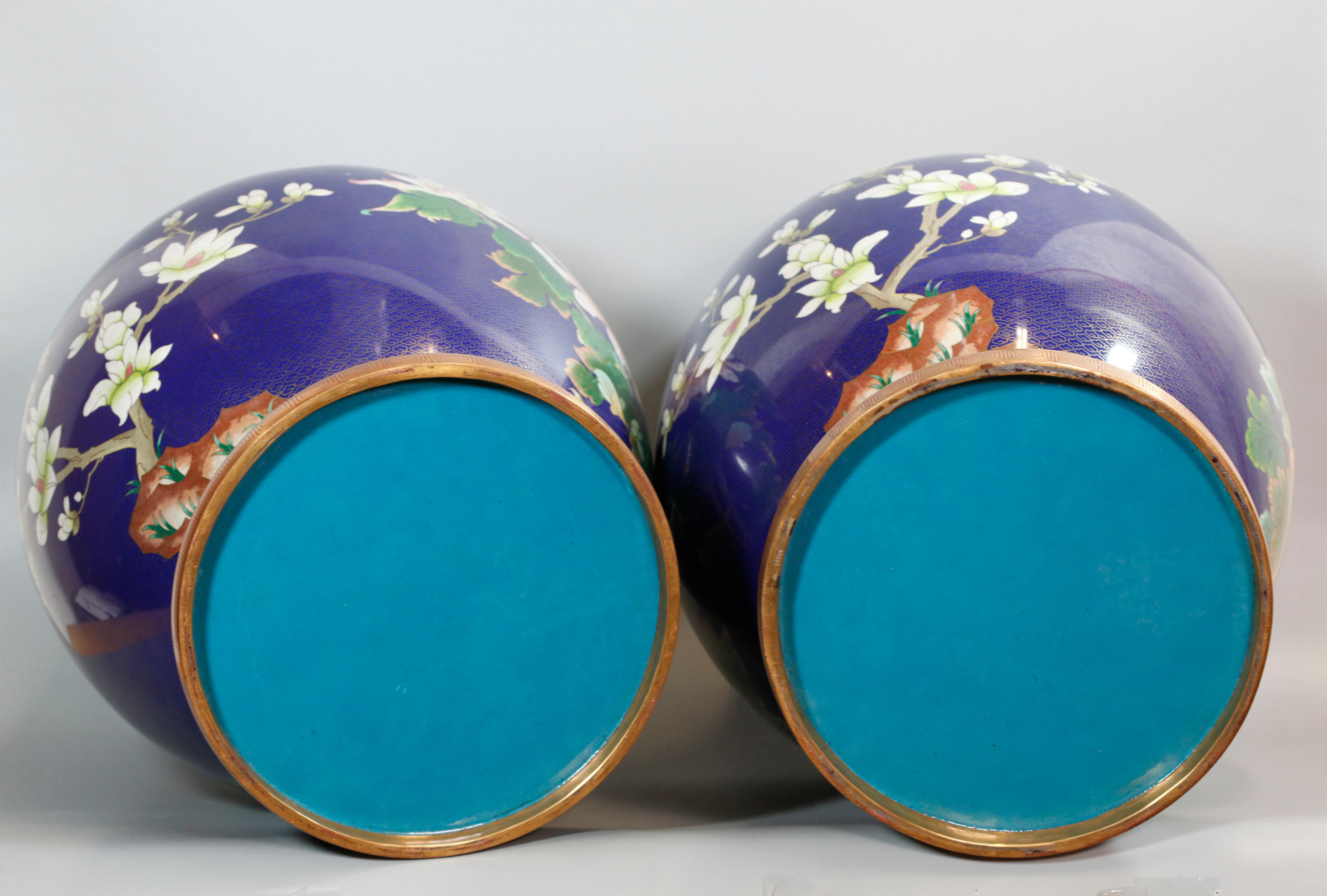 Pareja de grandes jarrones chinos de cloisonné, Siglo XX mediados del siglo XX en venta