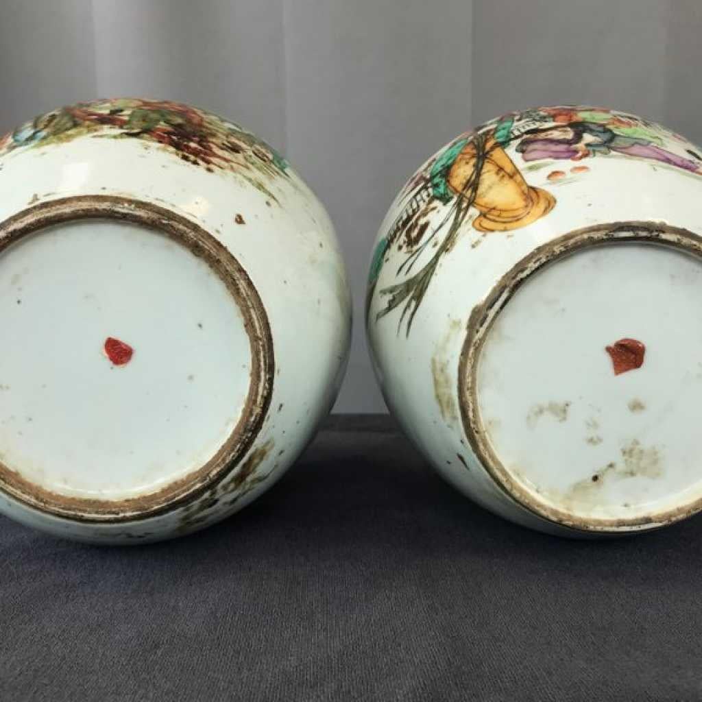 Pair of Large Chinese Famille Verte Porcelain Covered Vases, Early Republican 11