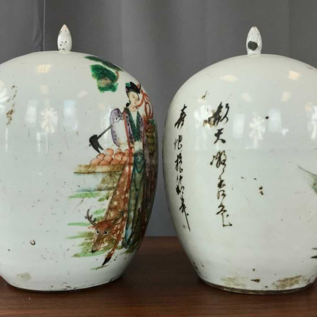 Pair of Large Chinese Famille Verte Porcelain Covered Vases, Early Republican In Good Condition In San Francisco, CA