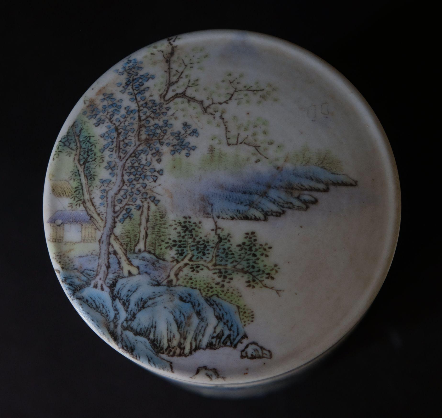 20th Century Pair of Large Chinese Landscaping Round Porcelain Boxes with Lids For Sale