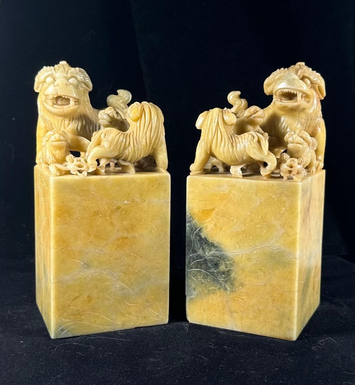 Pair of Large Chinese Qing Dynasty Carved Soapstone Seals. For Sale 10