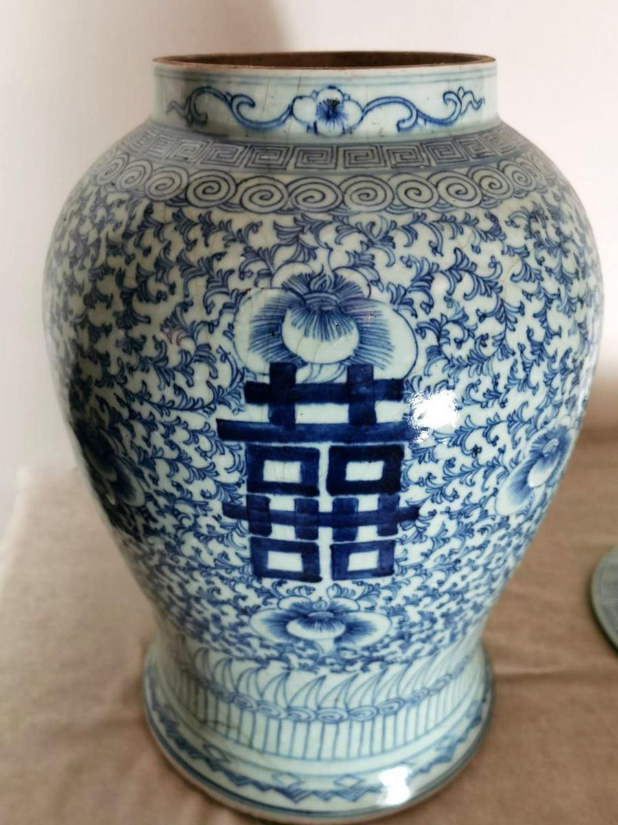 Pair of Large Chinese Wedding Vases with Lids 'Potiches' 1850 5
