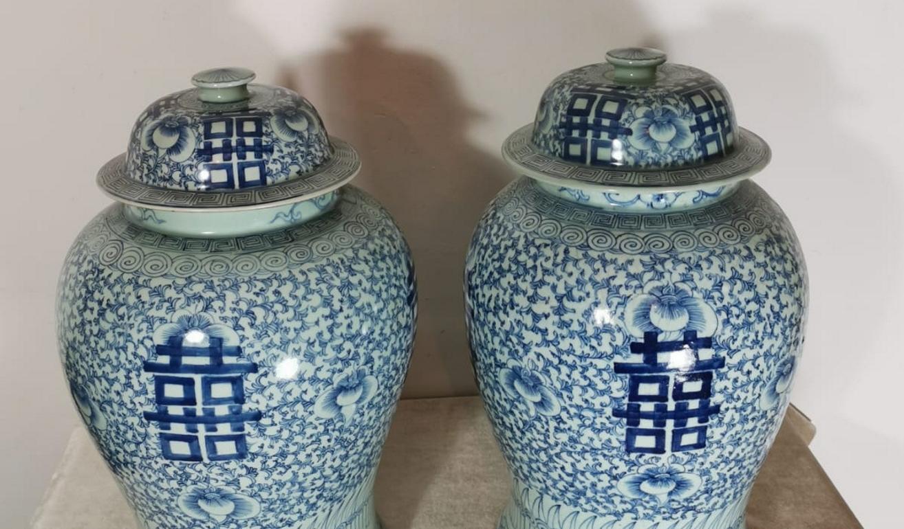 Glazed Pair of Large Chinese Wedding Vases with Lids 'Potiches' 1850