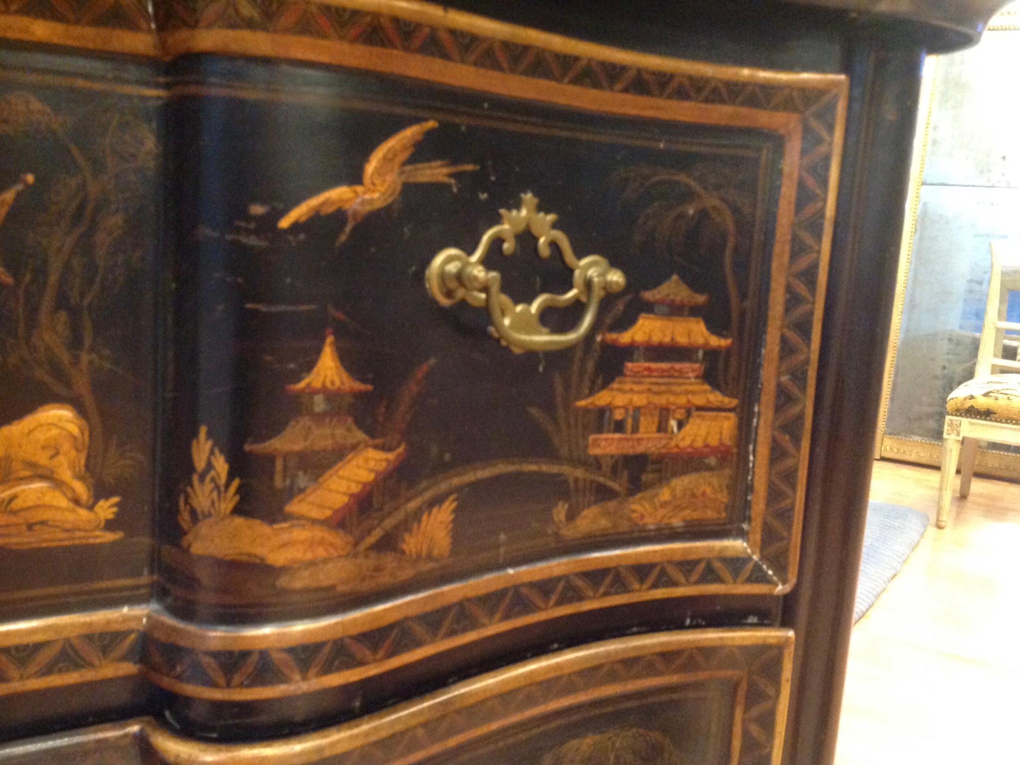 Pair of Large Chinoiserie Serpentine Commodes 6