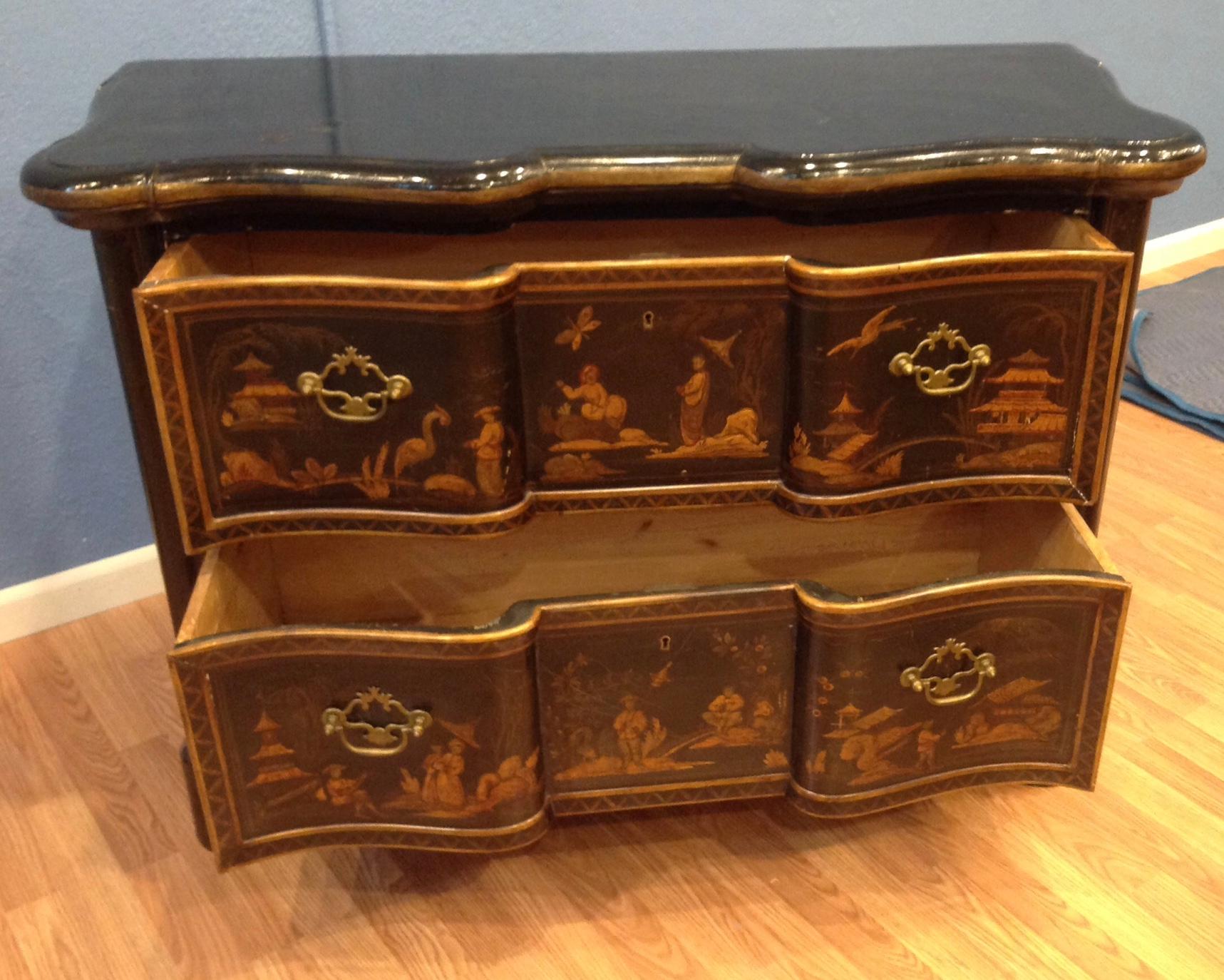 Pair of Large Chinoiserie Serpentine Commodes 1