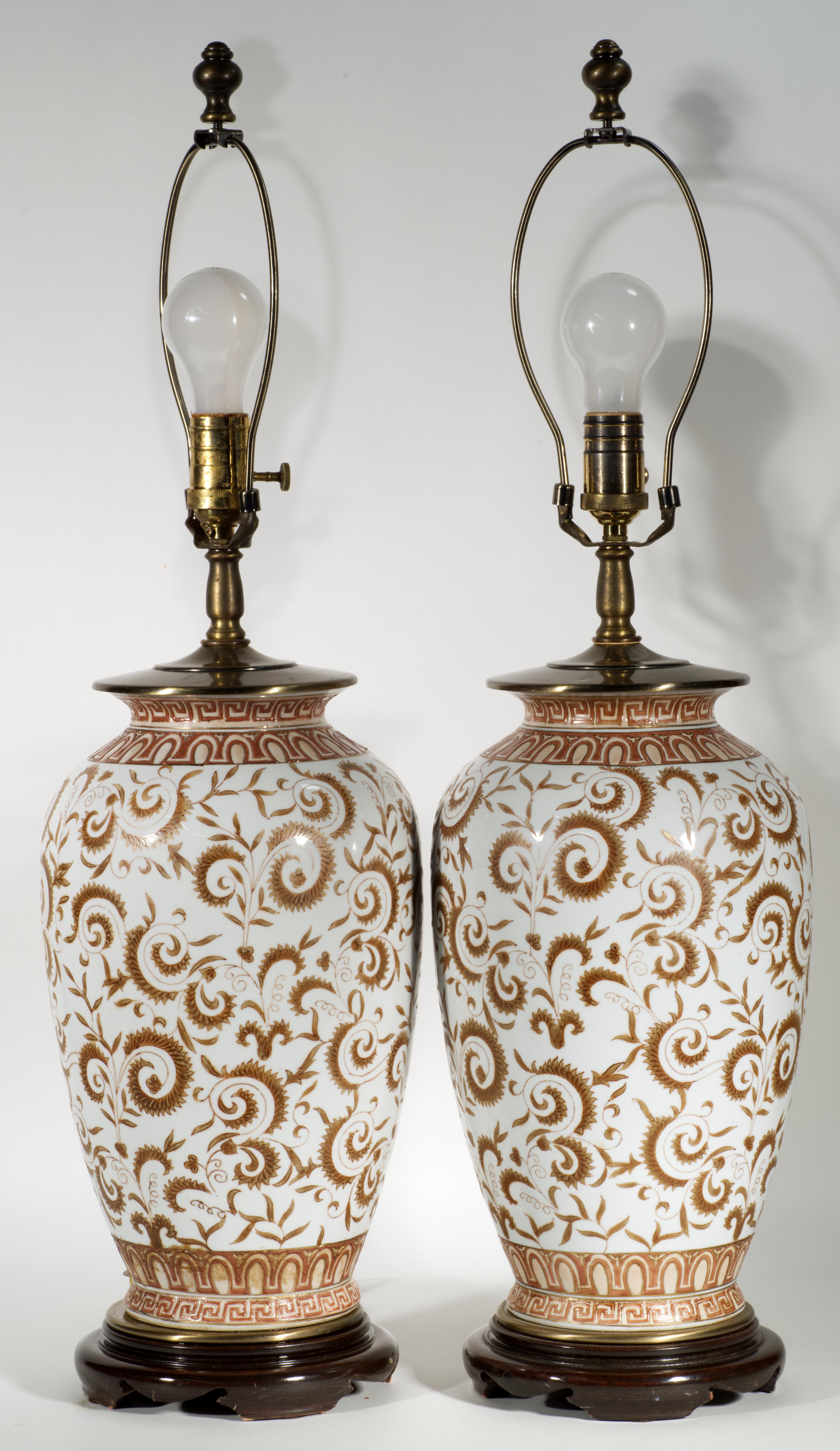 Pair of Large Chinoiserie Urn Table Lamps Hand-painted Vintage For Sale 6