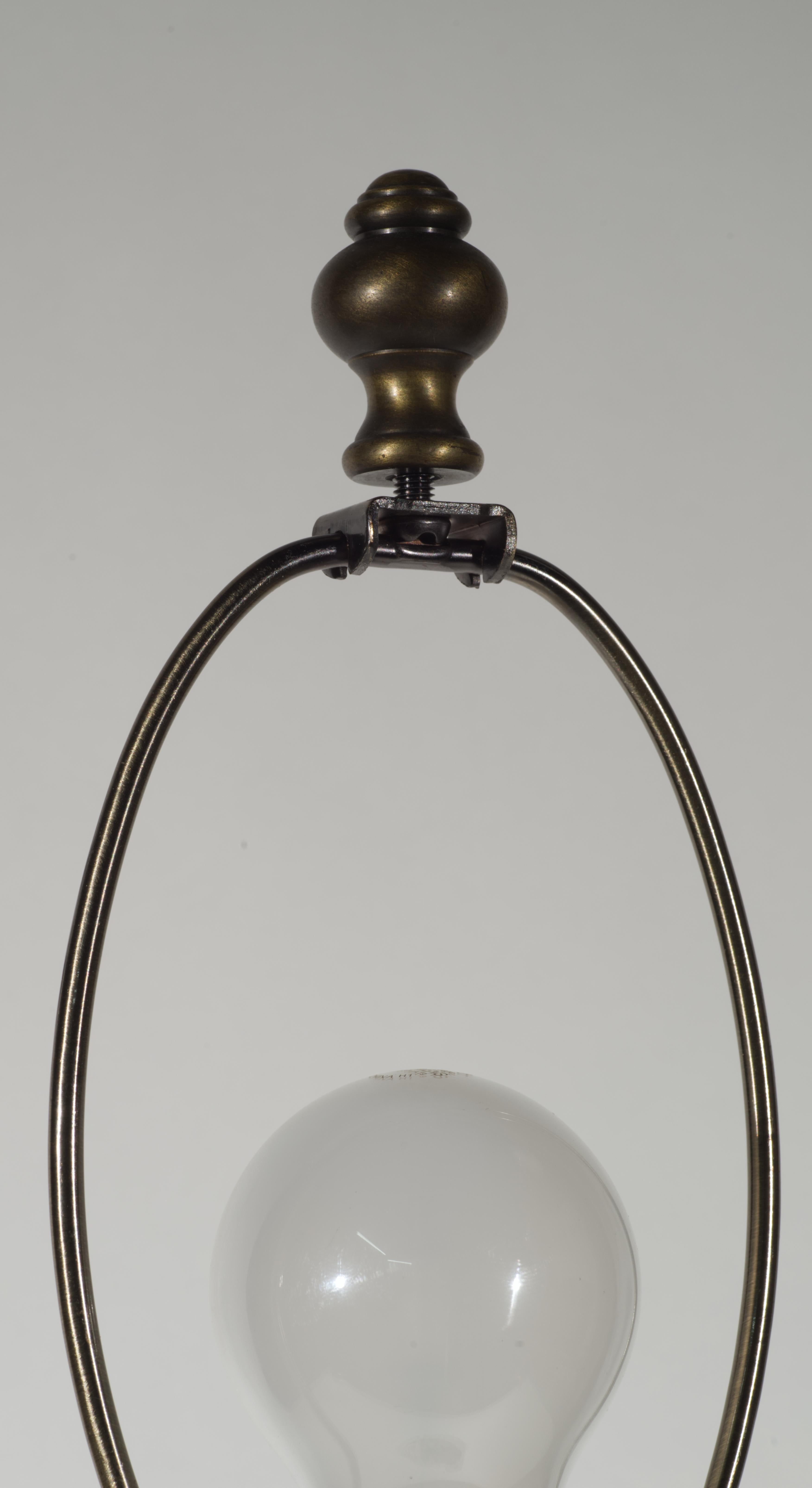 Pair of Large Chinoiserie Urn Table Lamps Hand-painted Vintage For Sale 2