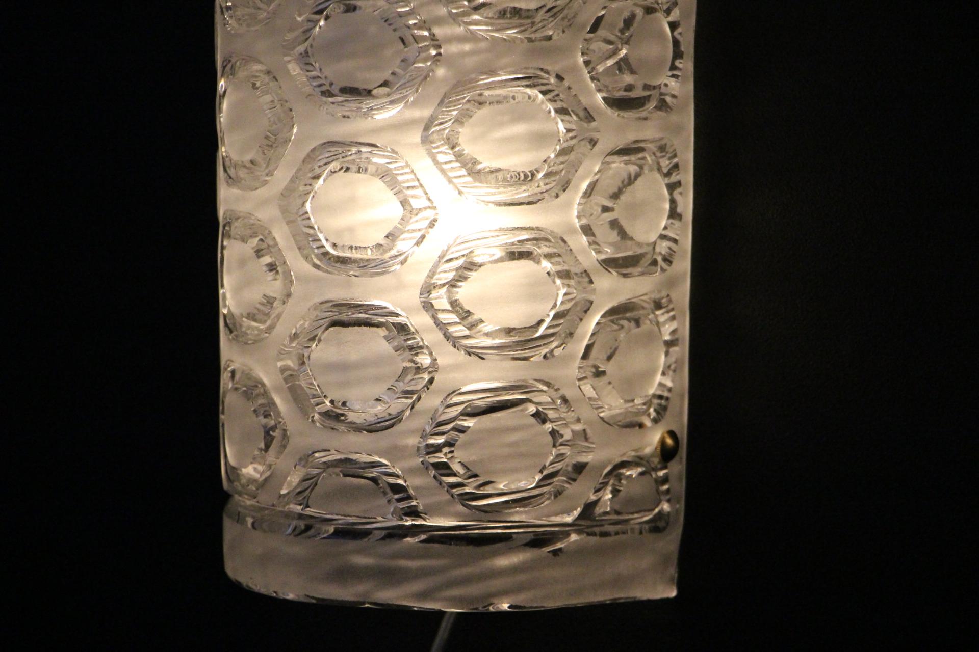 Paar große Wandleuchten aus klarem und weißem, strukturiertem Muranoglas, Wandleuchten im Angebot 8