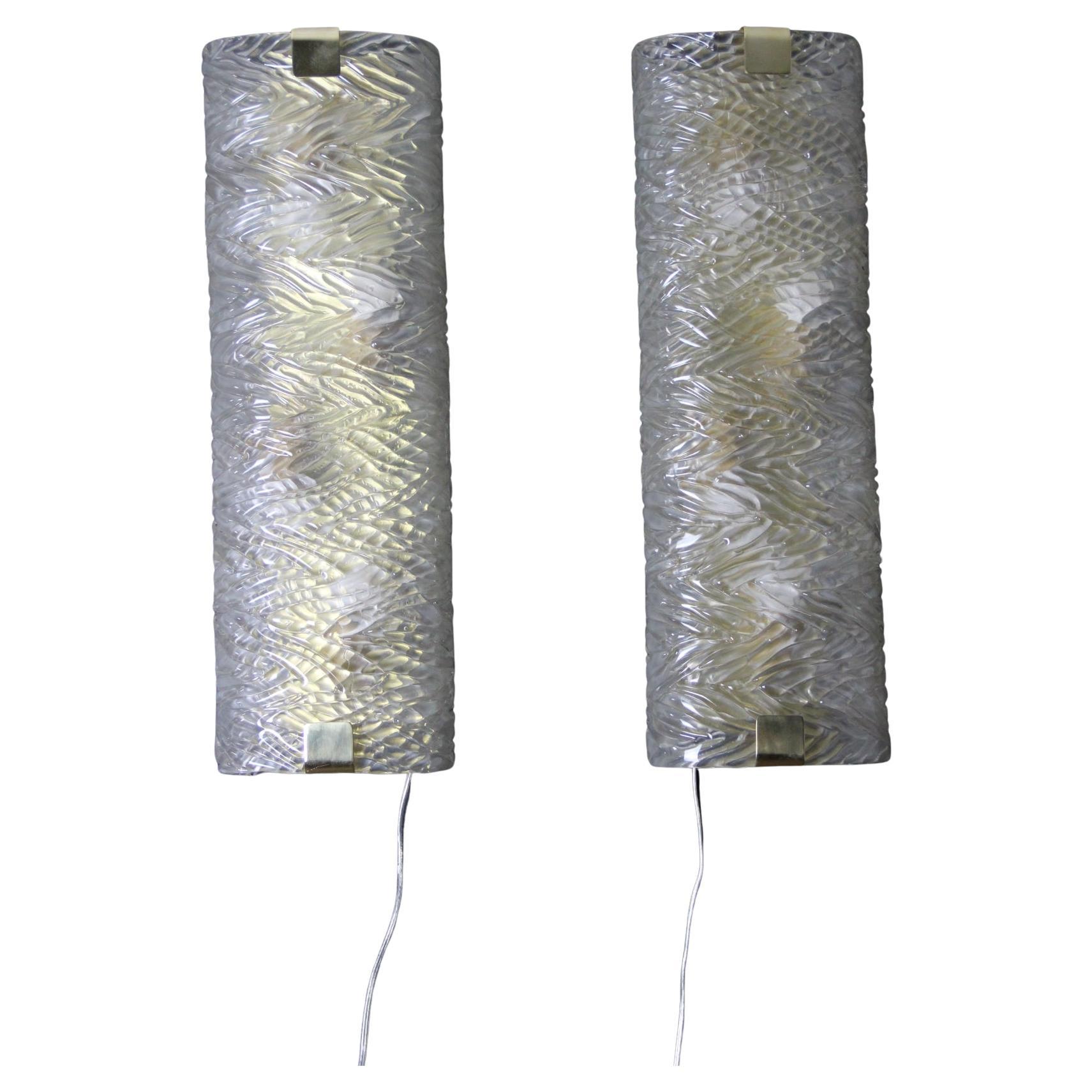 Coppia di grandi lampade da parete in vetro di Murano trasparente e testurizzato, luci da parete