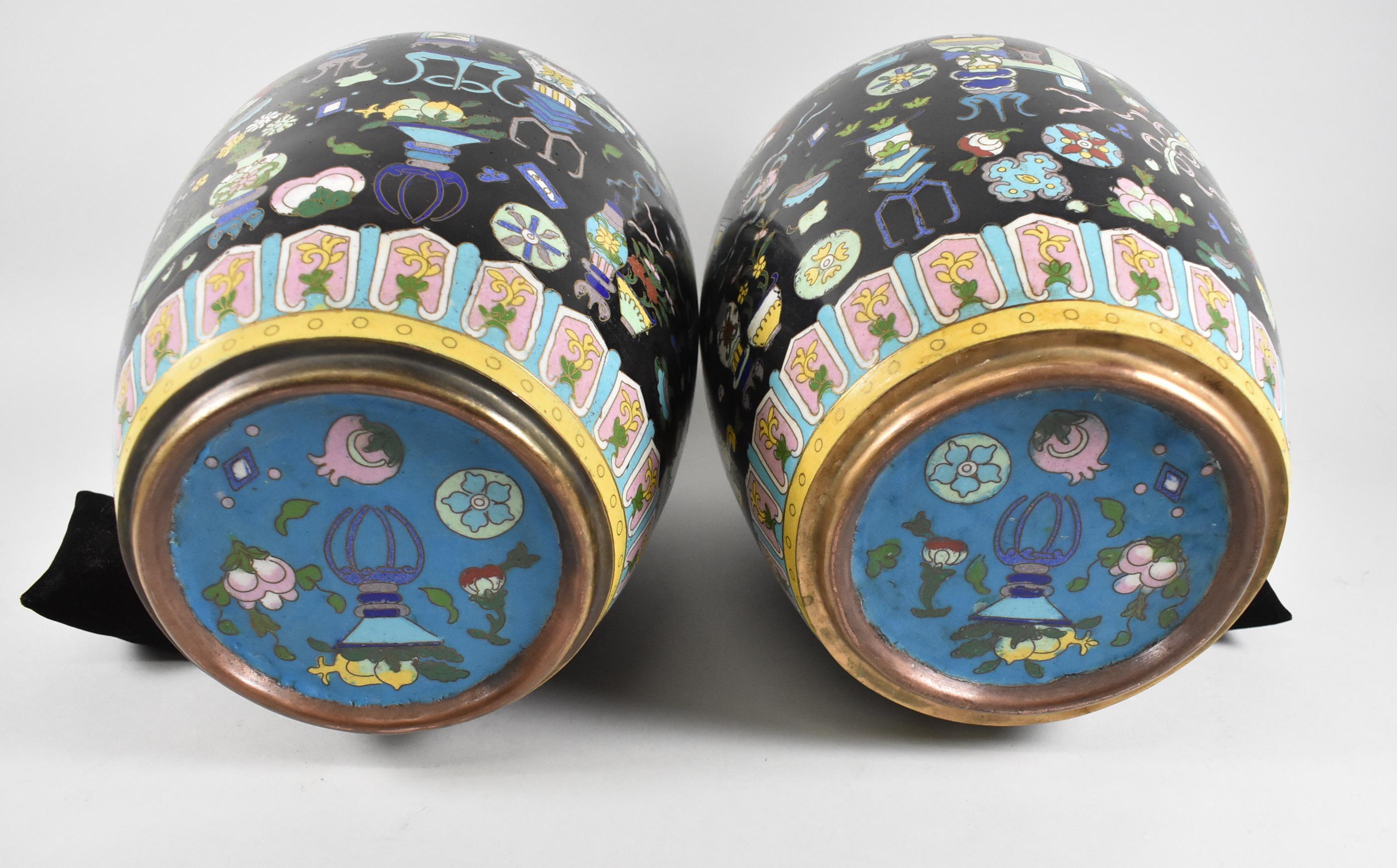 Coppia di grandi barattoli di zenzero in cloisonne in vendita 1