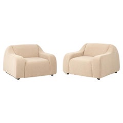 Pair of large, comfortable armchairs in beige fabric. Contemporary.