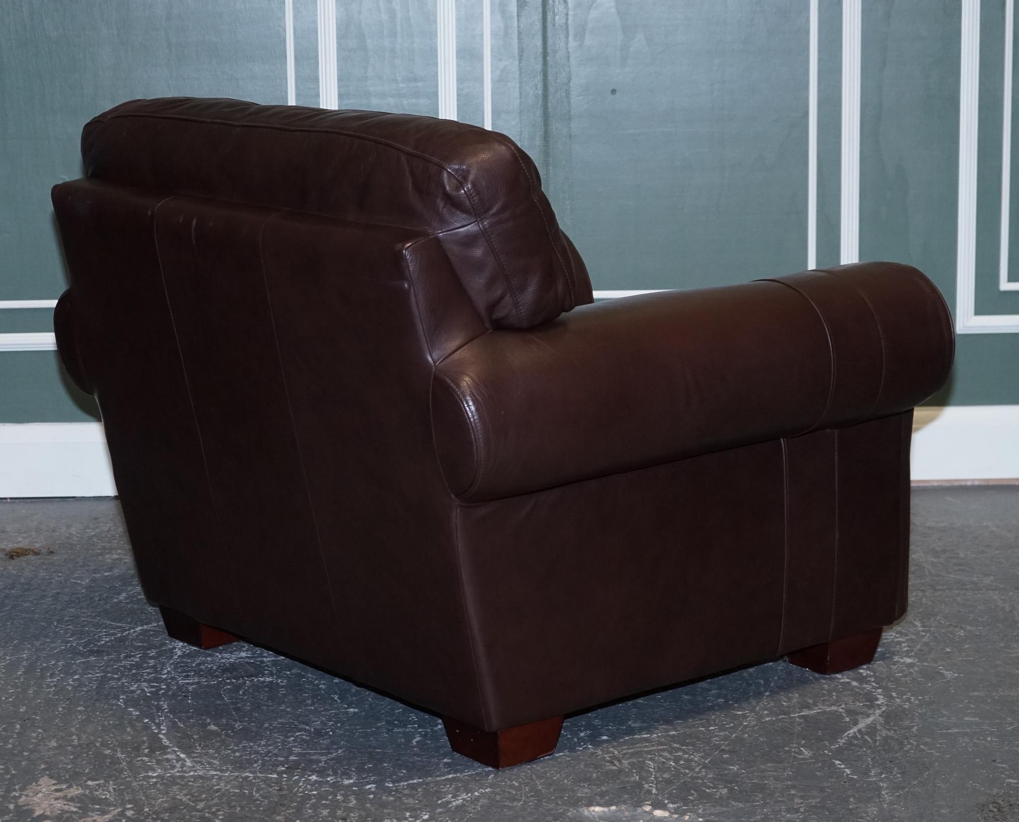 PAIR OF LARGE COMFORTABLE BROWN LEATHER ARMCHAIRS, MATCHiNG SOFA AVAILABLE For Sale 2