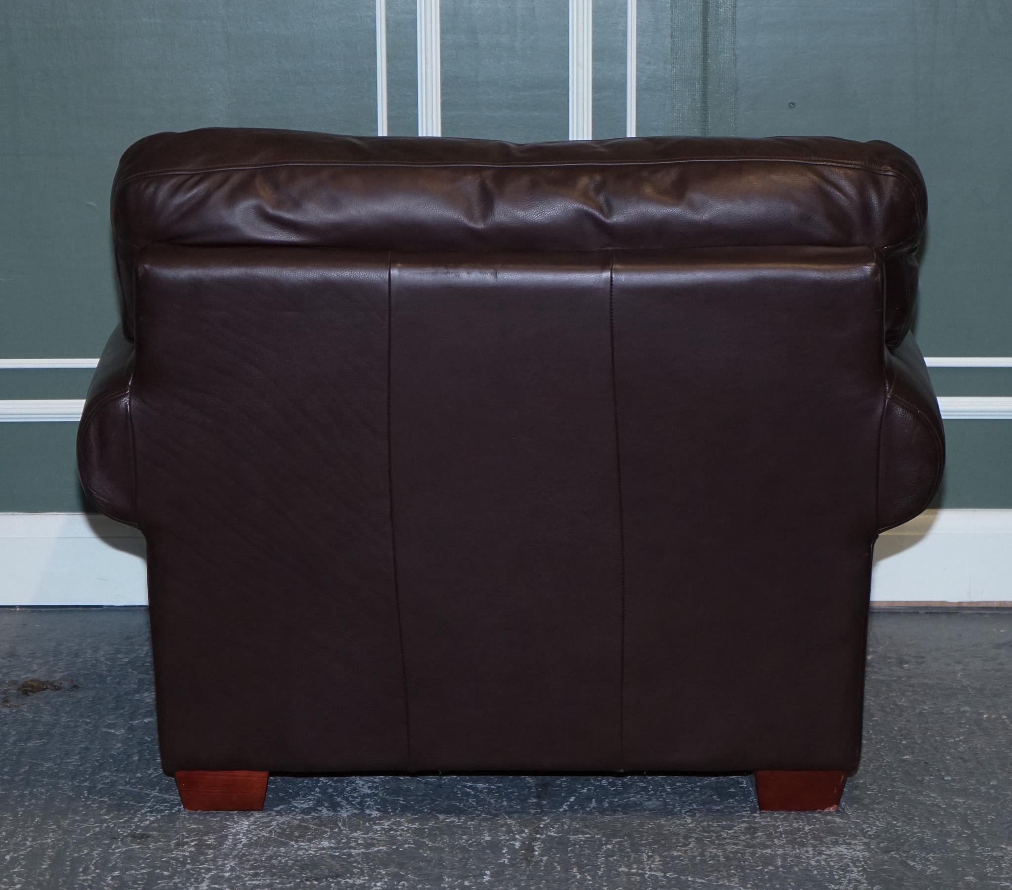 PAIR OF LARGE COMFORTABLE BROWN LEATHER ARMCHAIRS, MATCHiNG SOFA AVAILABLE For Sale 3