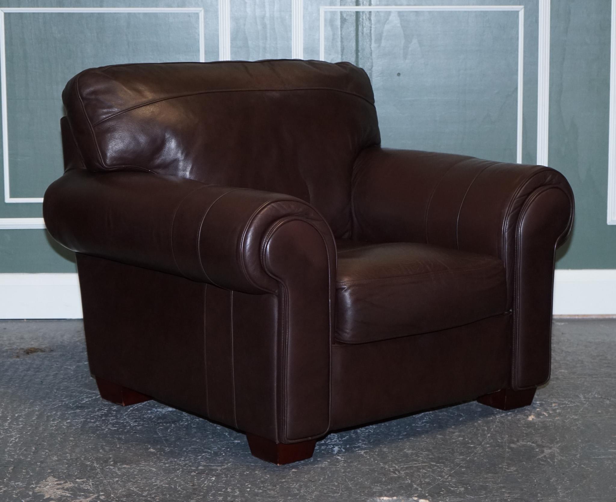 PAIR OF LARGE COMFORTABLE BROWN LEATHER ARMCHAIRS, MATCHiNG SOFA AVAILABLE For Sale 4