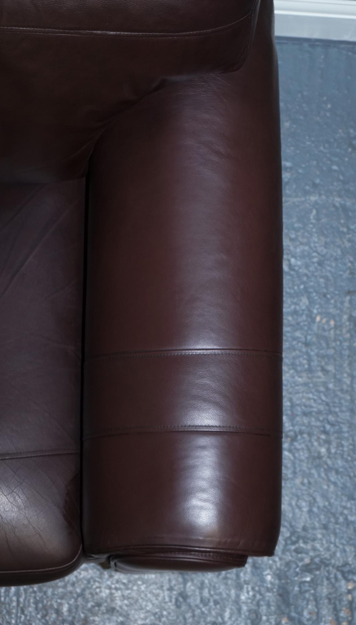 PAIR OF LARGE COMFORTABLE BROWN LEATHER ARMCHAIRS, MATCHiNG SOFA AVAILABLE For Sale 7