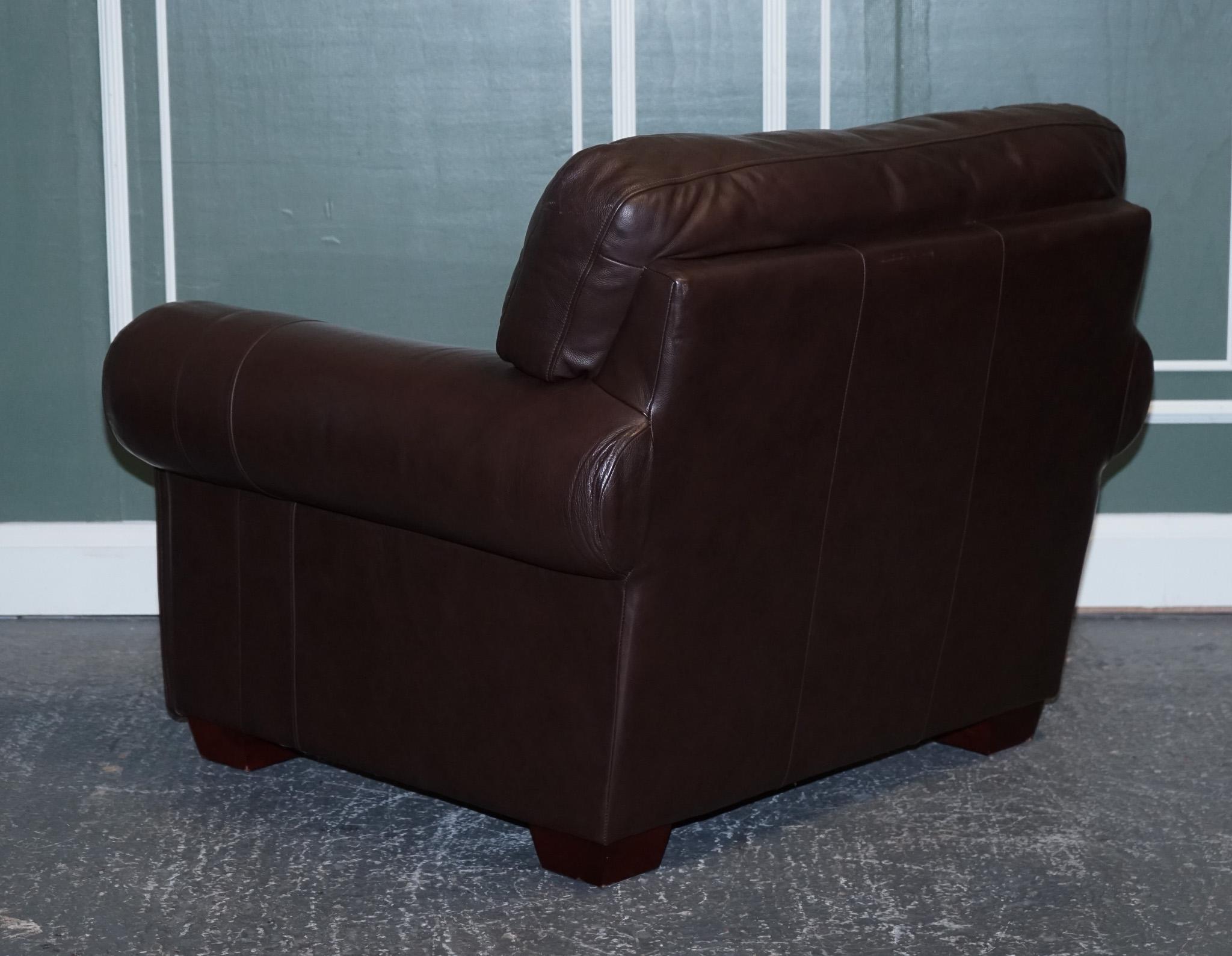 PAIR OF LARGE COMFORTABLE BROWN LEATHER ARMCHAIRS, MATCHiNG SOFA AVAILABLE For Sale 9