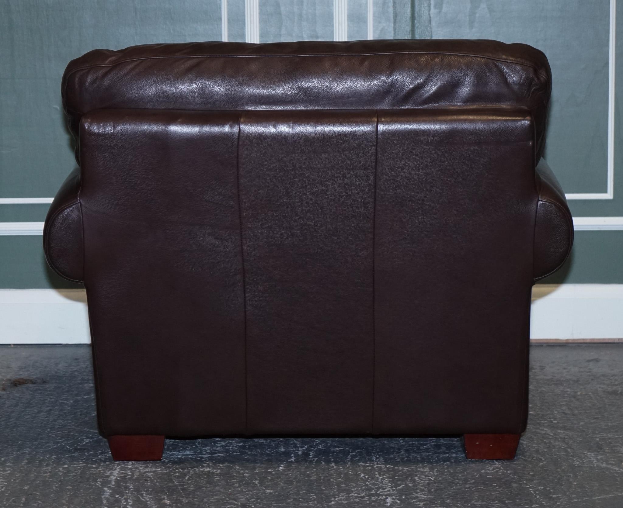 PAIR OF LARGE COMFORTABLE BROWN LEATHER ARMCHAIRS, MATCHiNG SOFA AVAILABLE For Sale 10