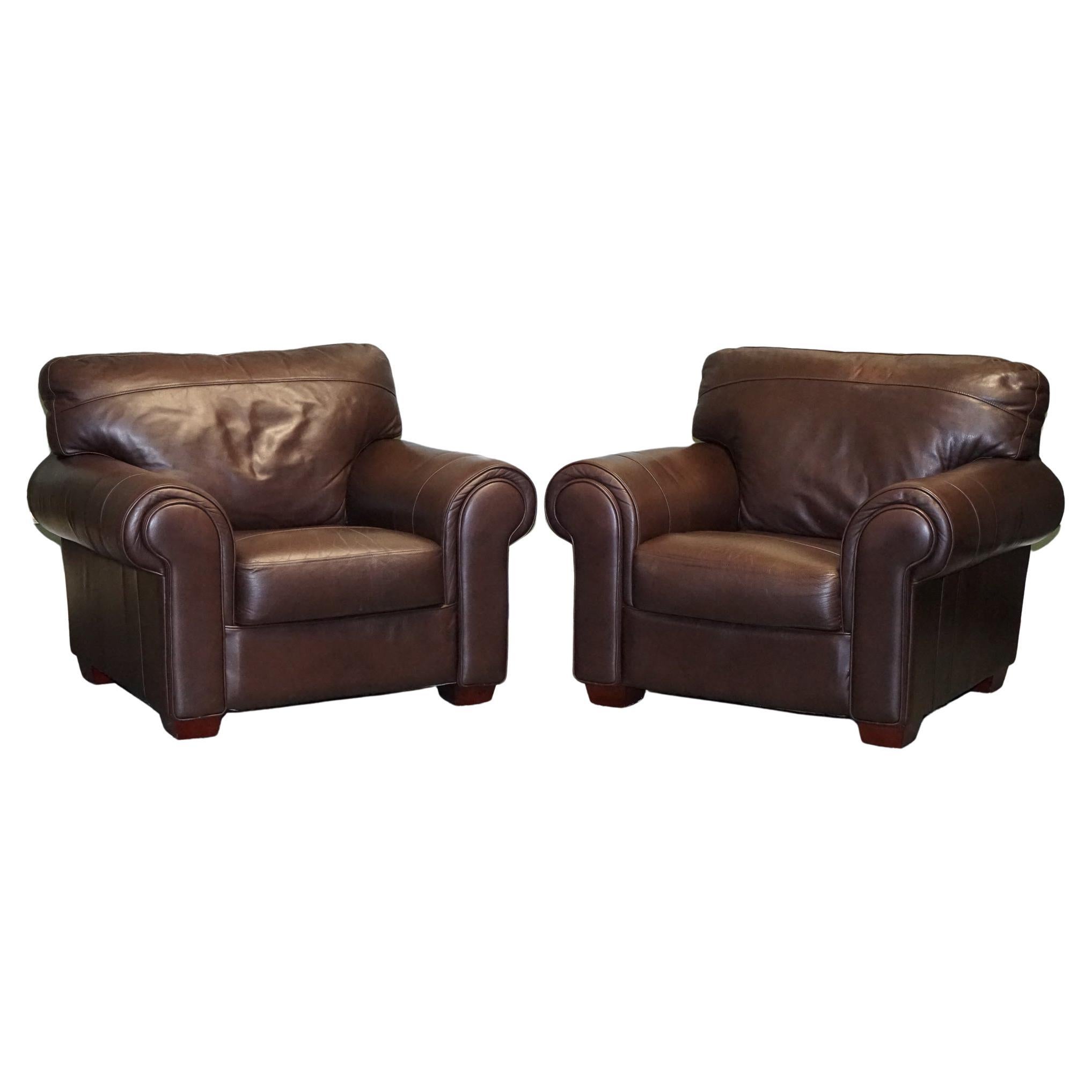 PAIR OF LARGE COMFORTABLE BROWN LEATHER ARMCHAIRS, MATCHiNG SOFA AVAILABLE For Sale