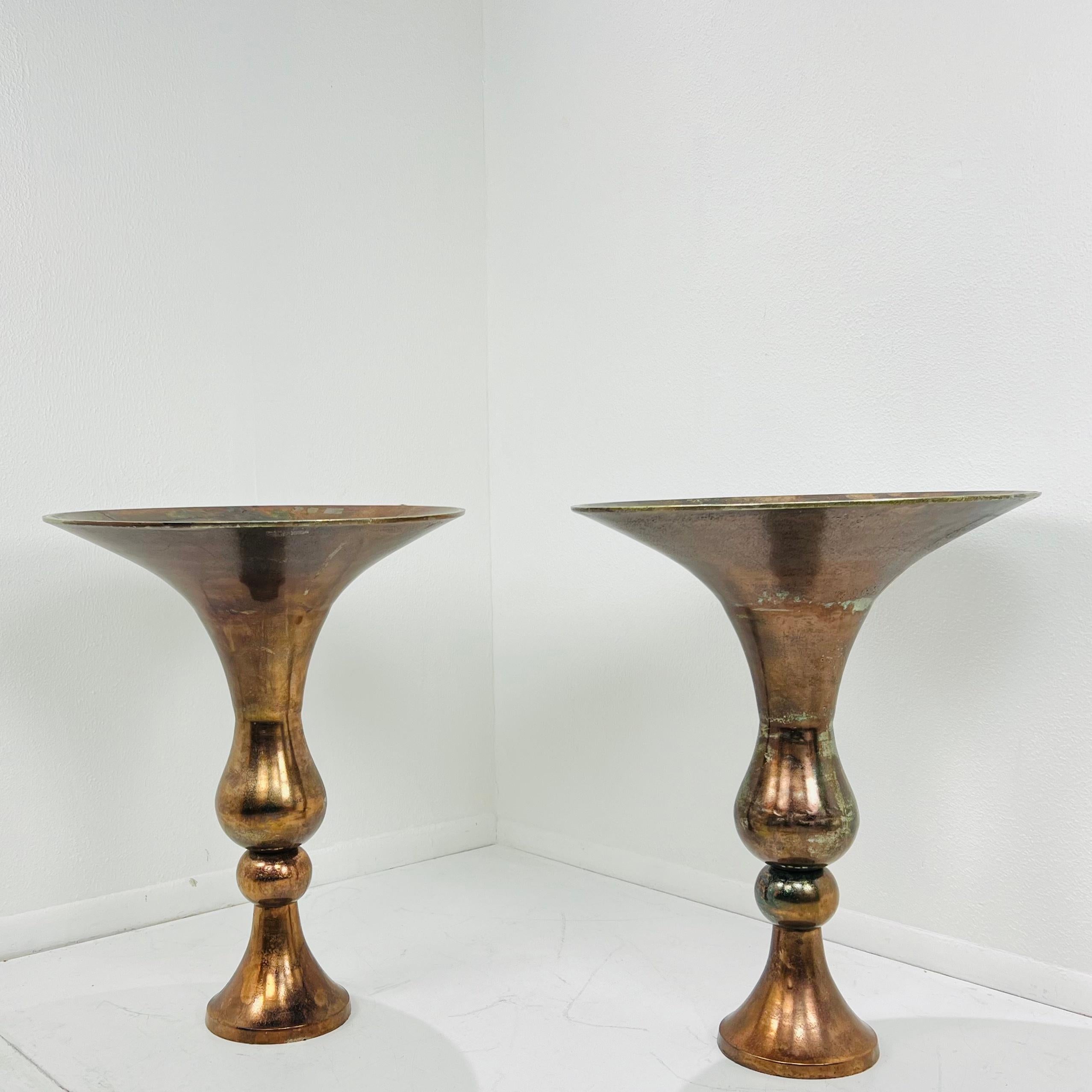 Pair of Large Copper Finish Metal Floor Vases In Good Condition For Sale In Dallas, TX