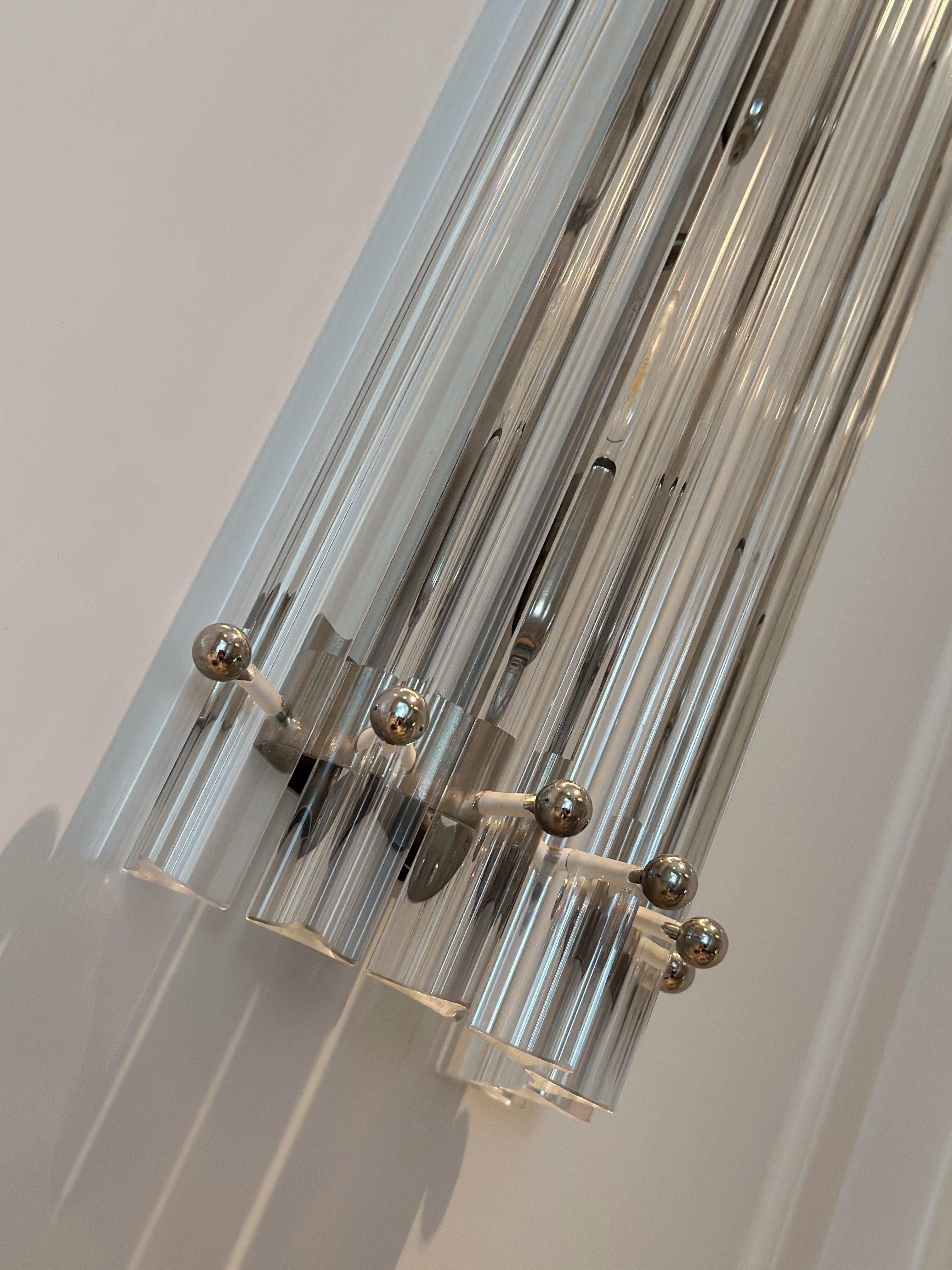 Vetro Coppia di grandi lampade da parete per corridoio in acciaio inox cromato * Prismi in vetro trasparente in vendita