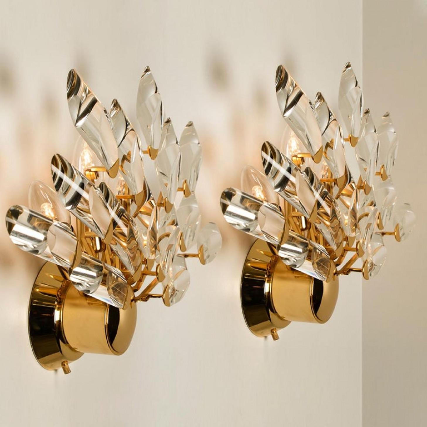 Italian Pair of Large Crystal Gilded Brass Sconces y Oscar Torlasco for Stilkronen For Sale