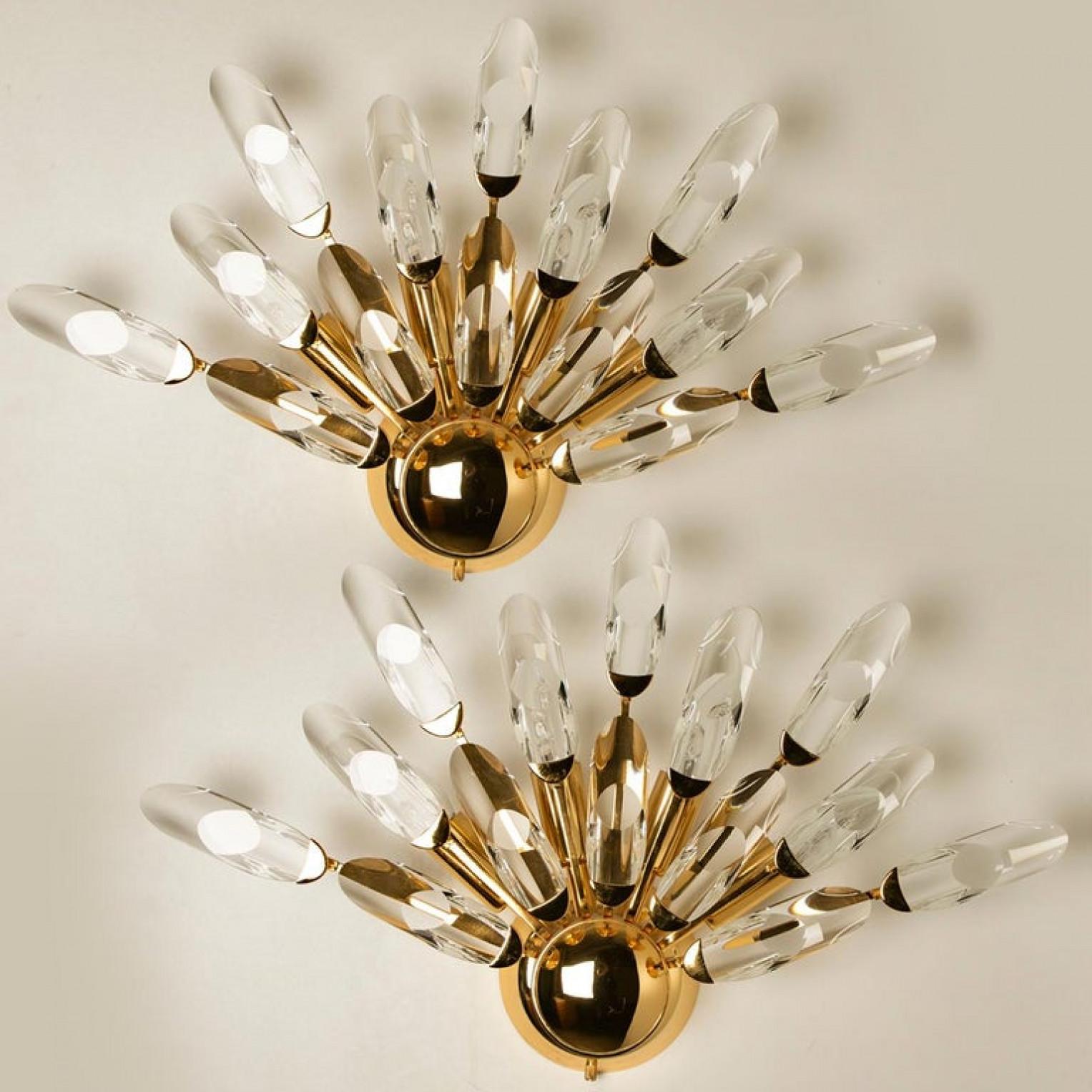 Pair of Large Crystal Gilded Brass Sconces y Oscar Torlasco for Stilkronen For Sale 2