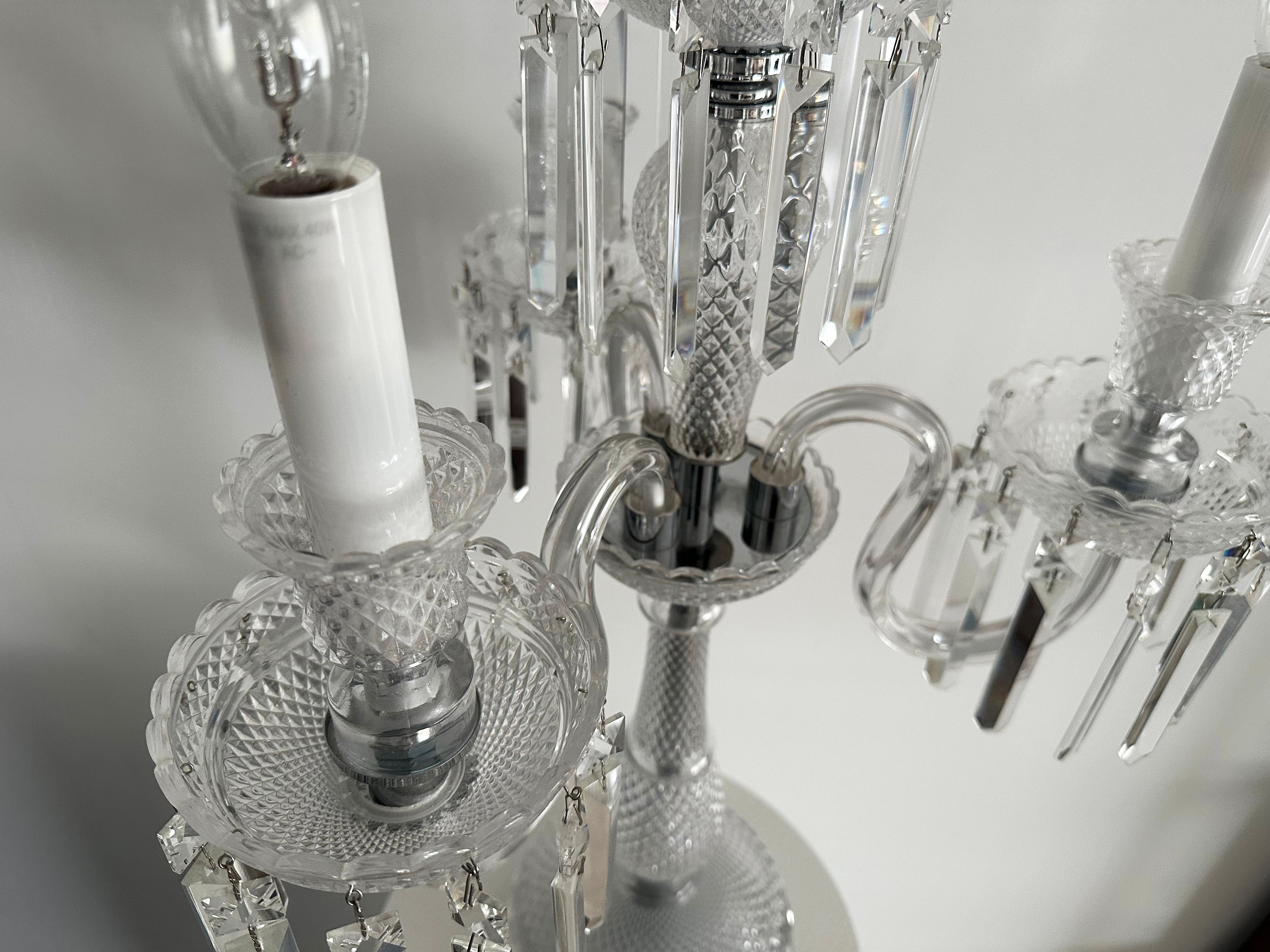 Pareja de grandes lámparas de sobremesa de cristal estilo Baccara con cuatro bombillas Hecho a mano en venta