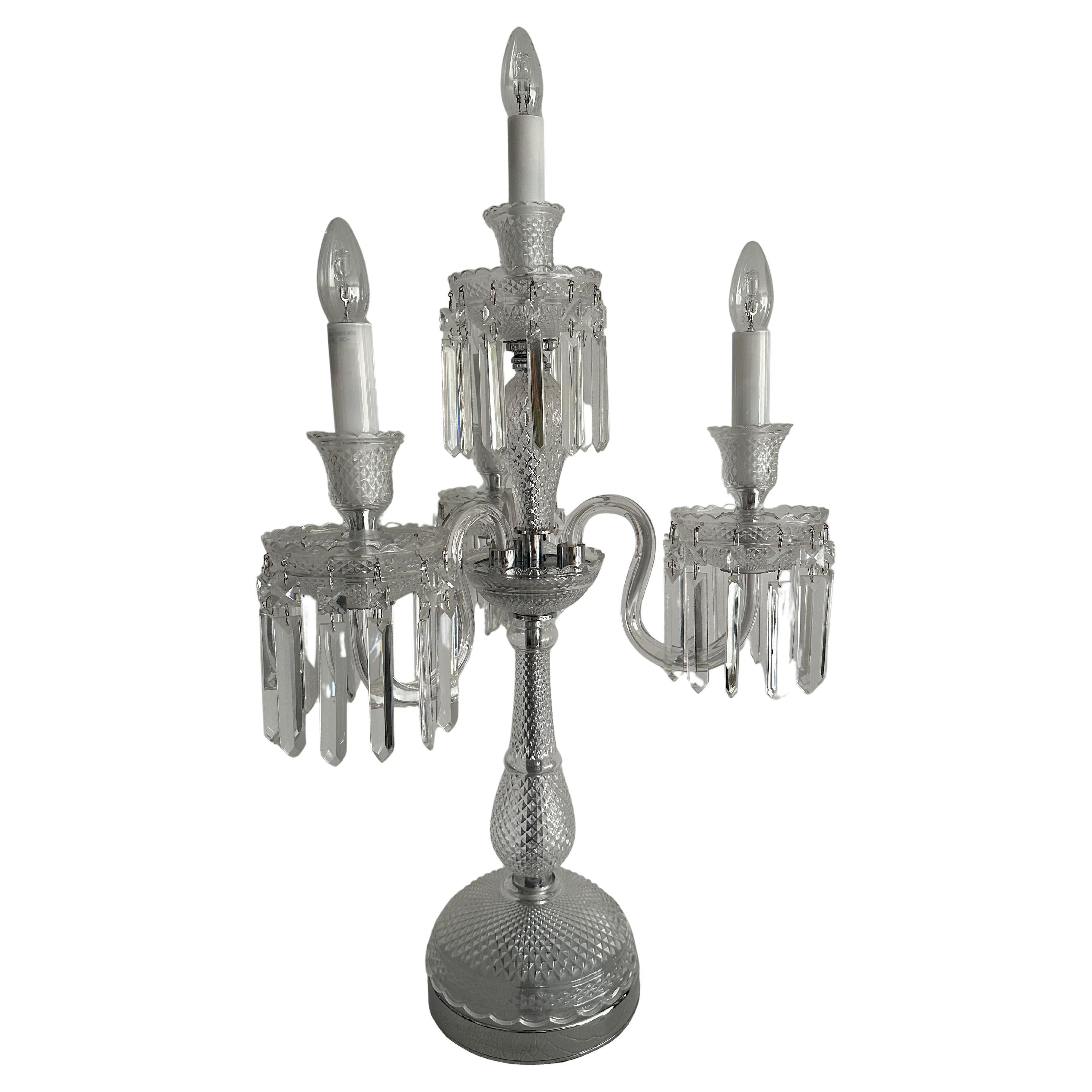 Pareja de grandes lámparas de sobremesa de cristal estilo Baccara con cuatro bombillas en venta