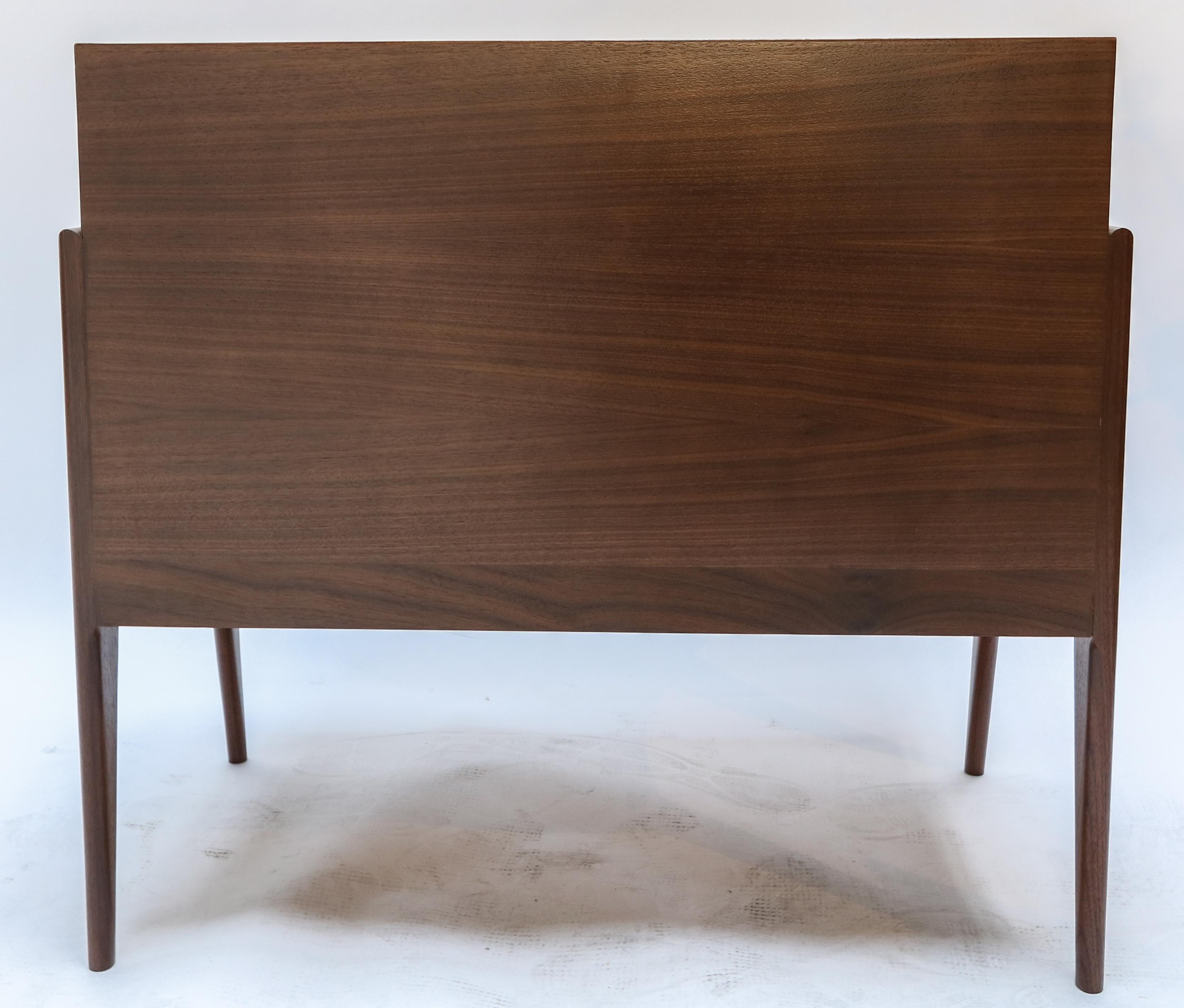 Pair of Large Custom 1960s Italian Style Walnut Nightstands by Adesso Imports For Sale 3