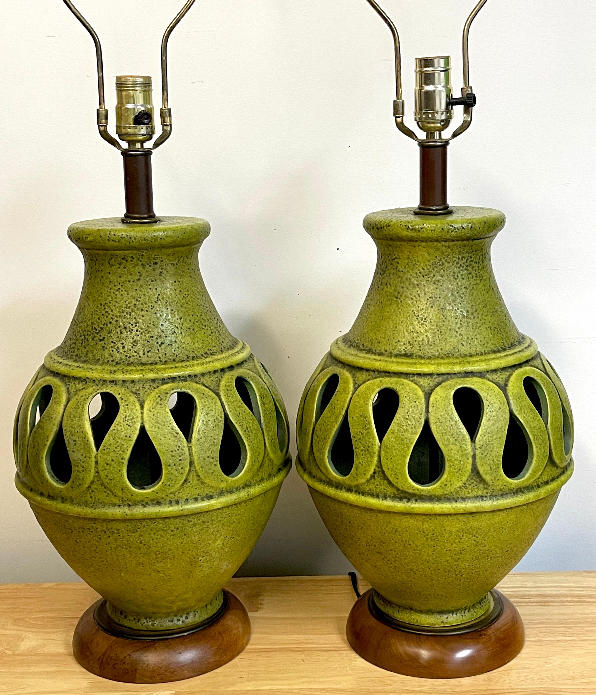 Mid-Century Modern Pair of Large Danish Modern Green Monochrome Pottery Reticulated Lamps For Sale