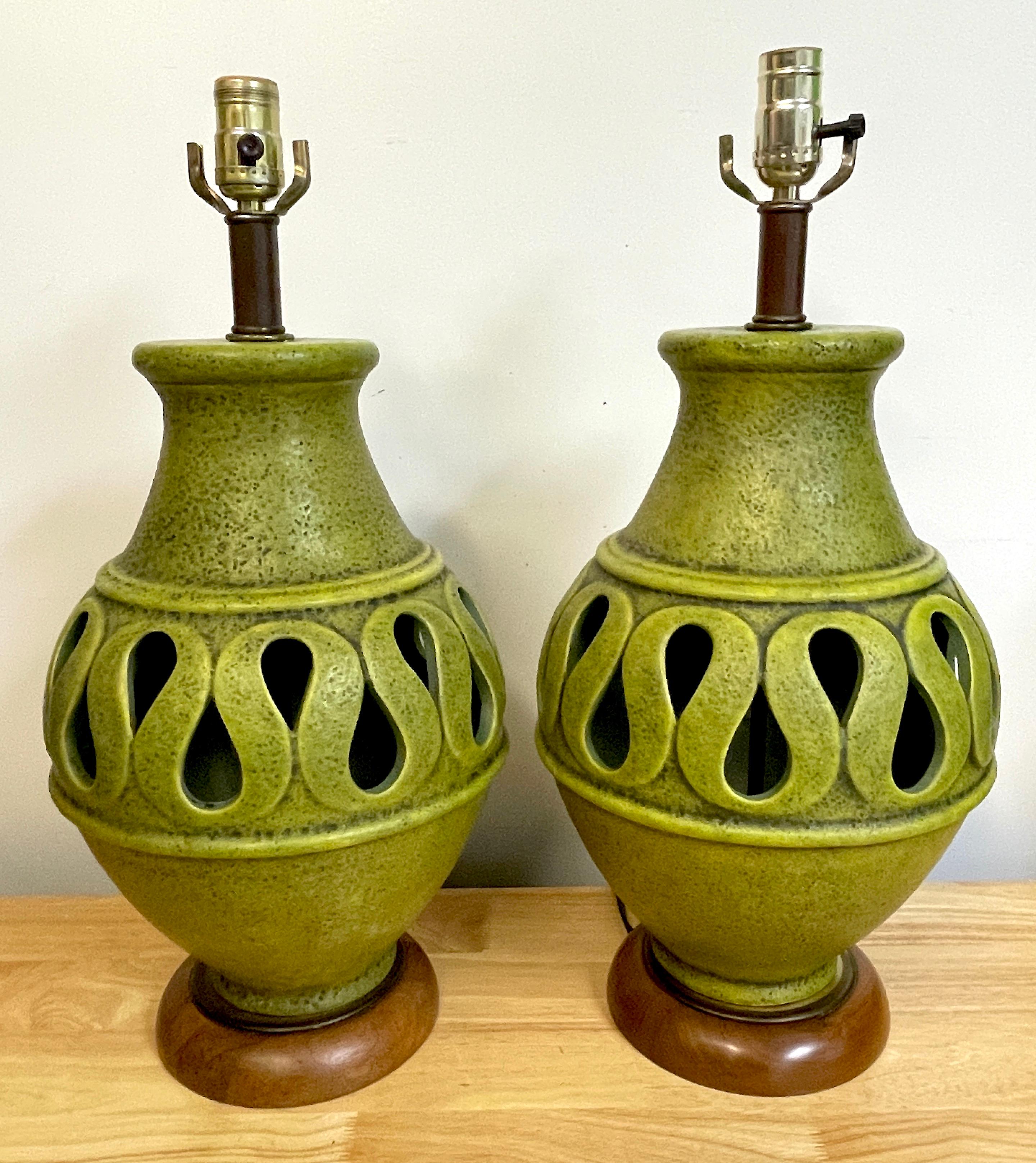 Glazed Pair of Large Danish Modern Green Monochrome Pottery Reticulated Lamps For Sale