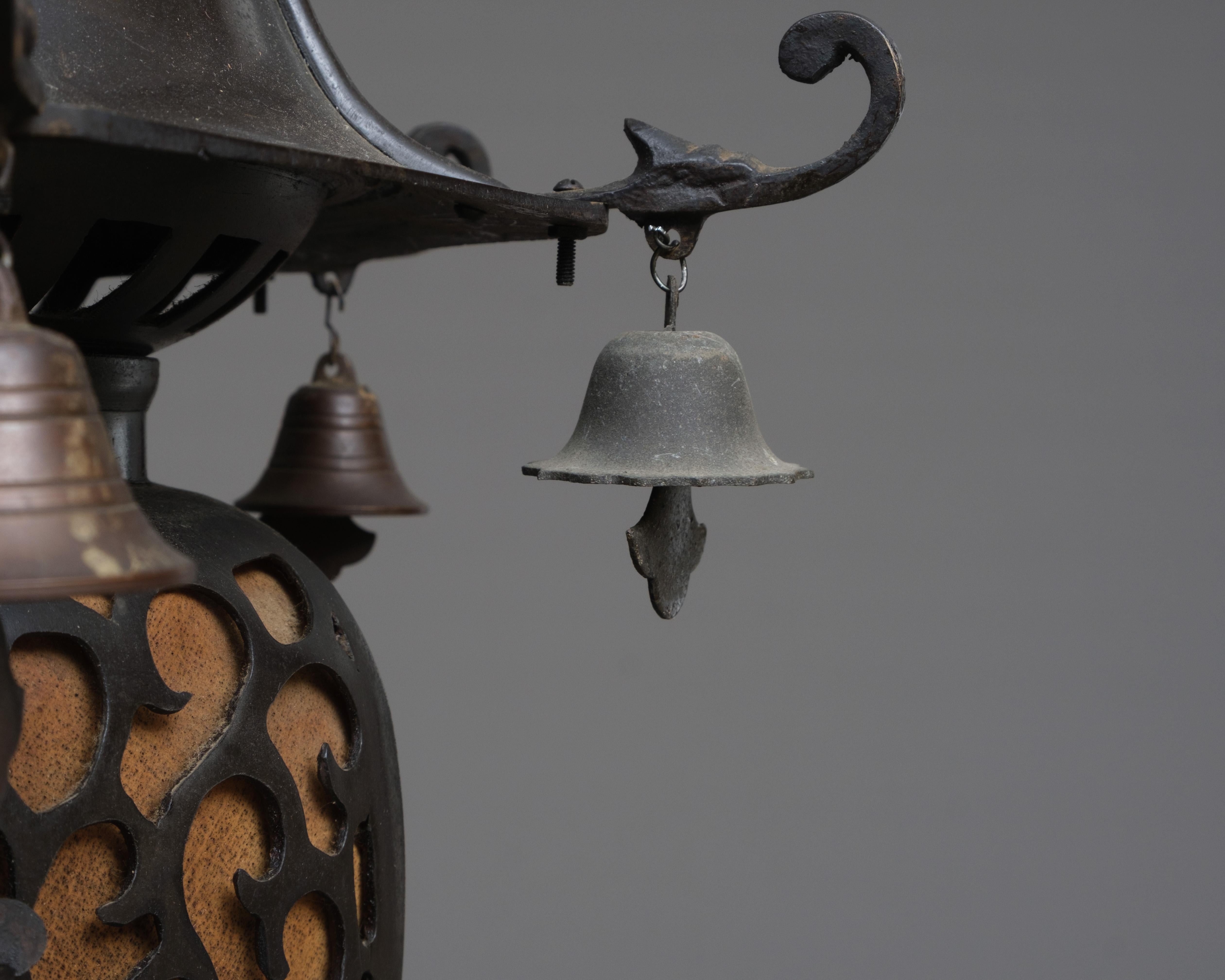 Bronze Pair of large dark brown patinated bronze Japanese lanterns 灯籠 (tôrô) For Sale