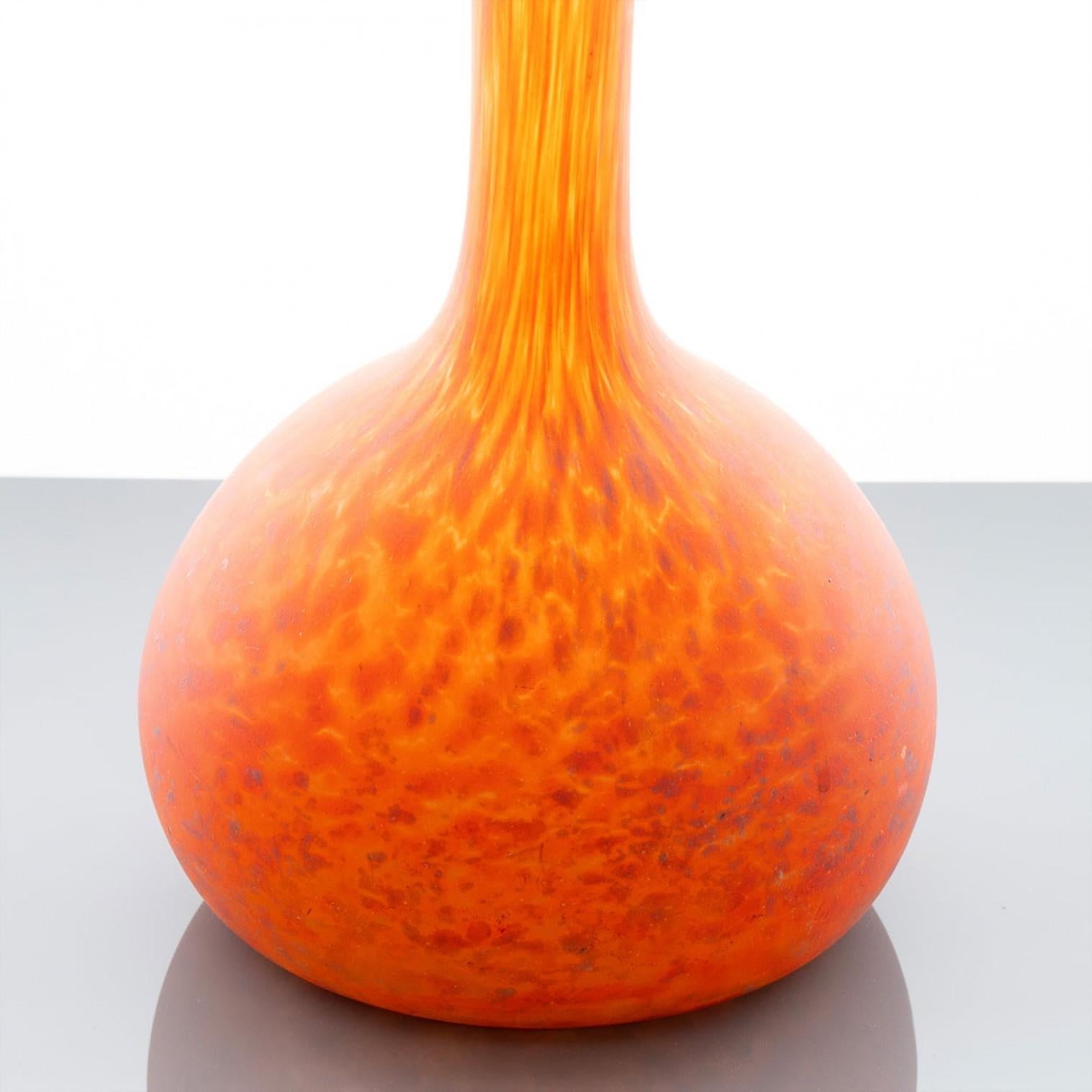 Pair of Large Daum De Latte Soliflore Vases, Orange Pâte de Verre, France In condizioni buone in vendita a Rijssen, NL
