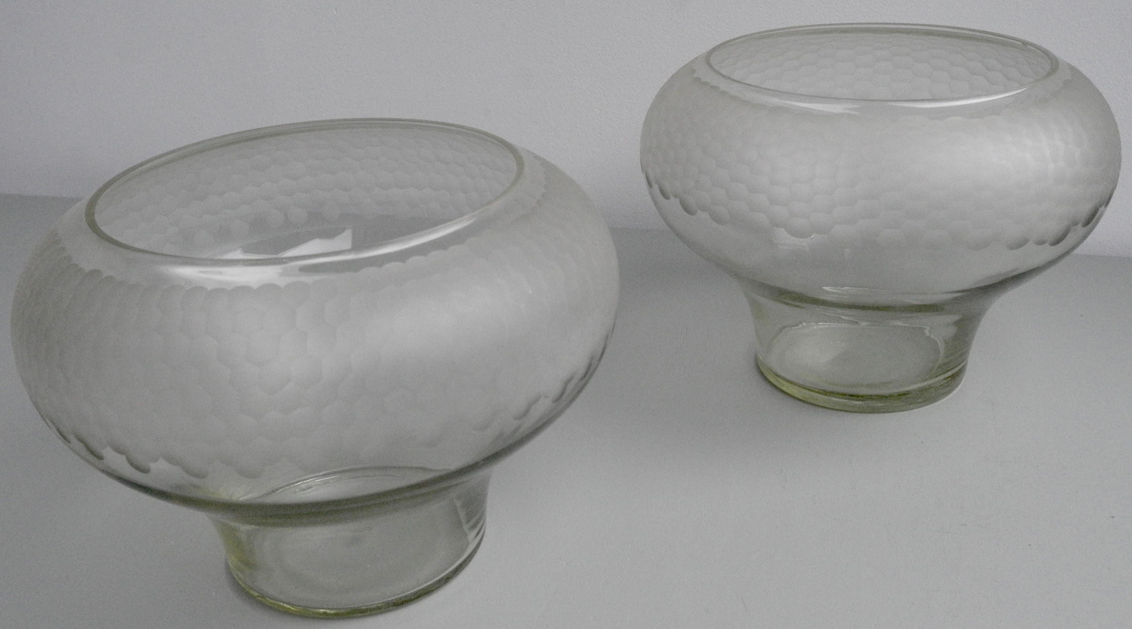 20th Century Pair of Large Decorative Honeycomb Midcentury Glass Bowl Vases For Sale