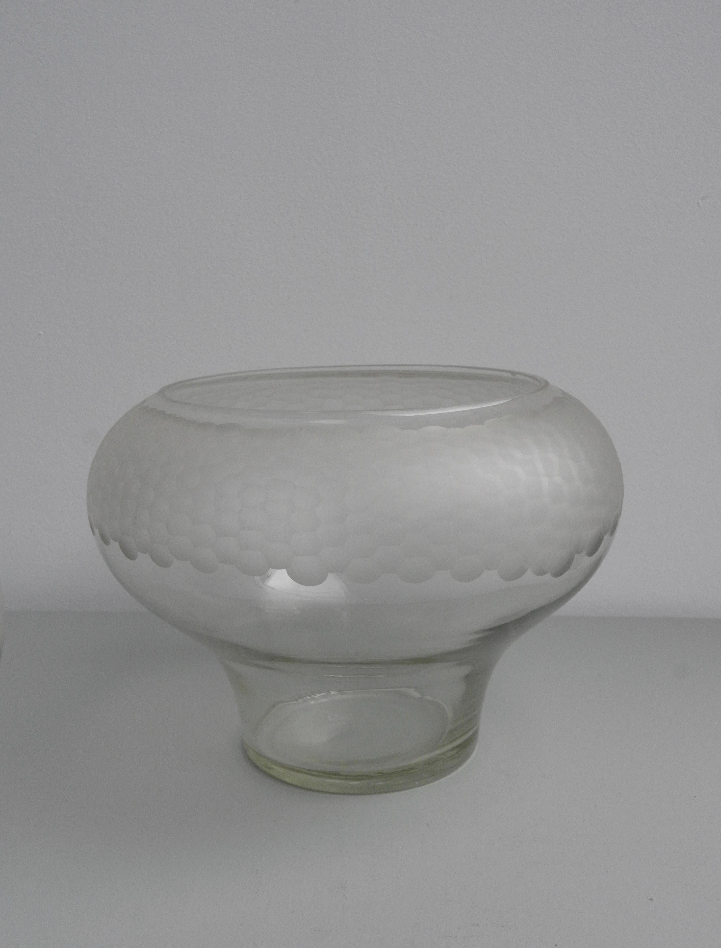 Pair of Large Decorative Honeycomb Midcentury Glass Bowl Vases For Sale 1
