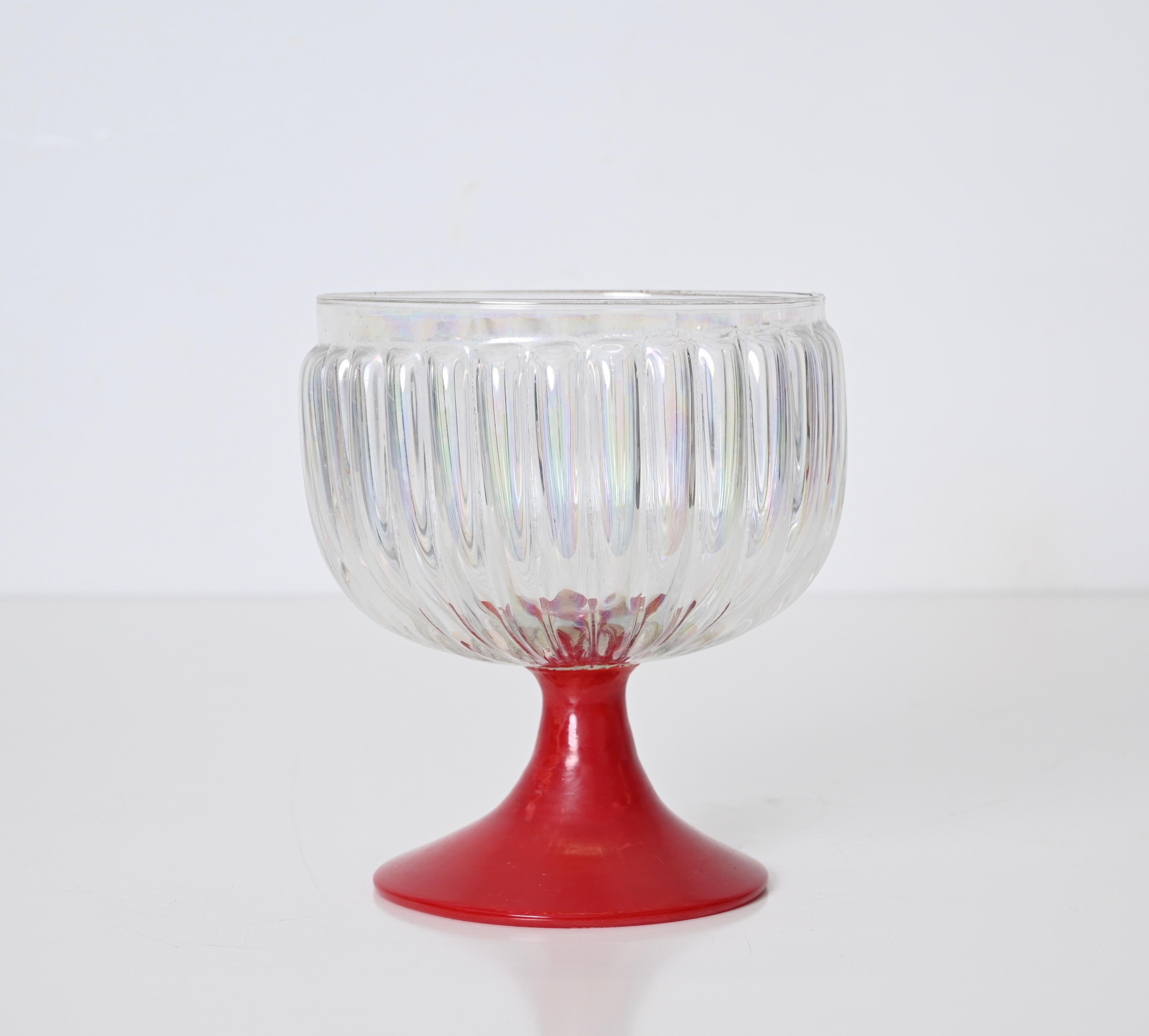 Art Deco Pair of Large Decorative Murano Red and Iridescent Goblet Glasses, Italy 1940s For Sale