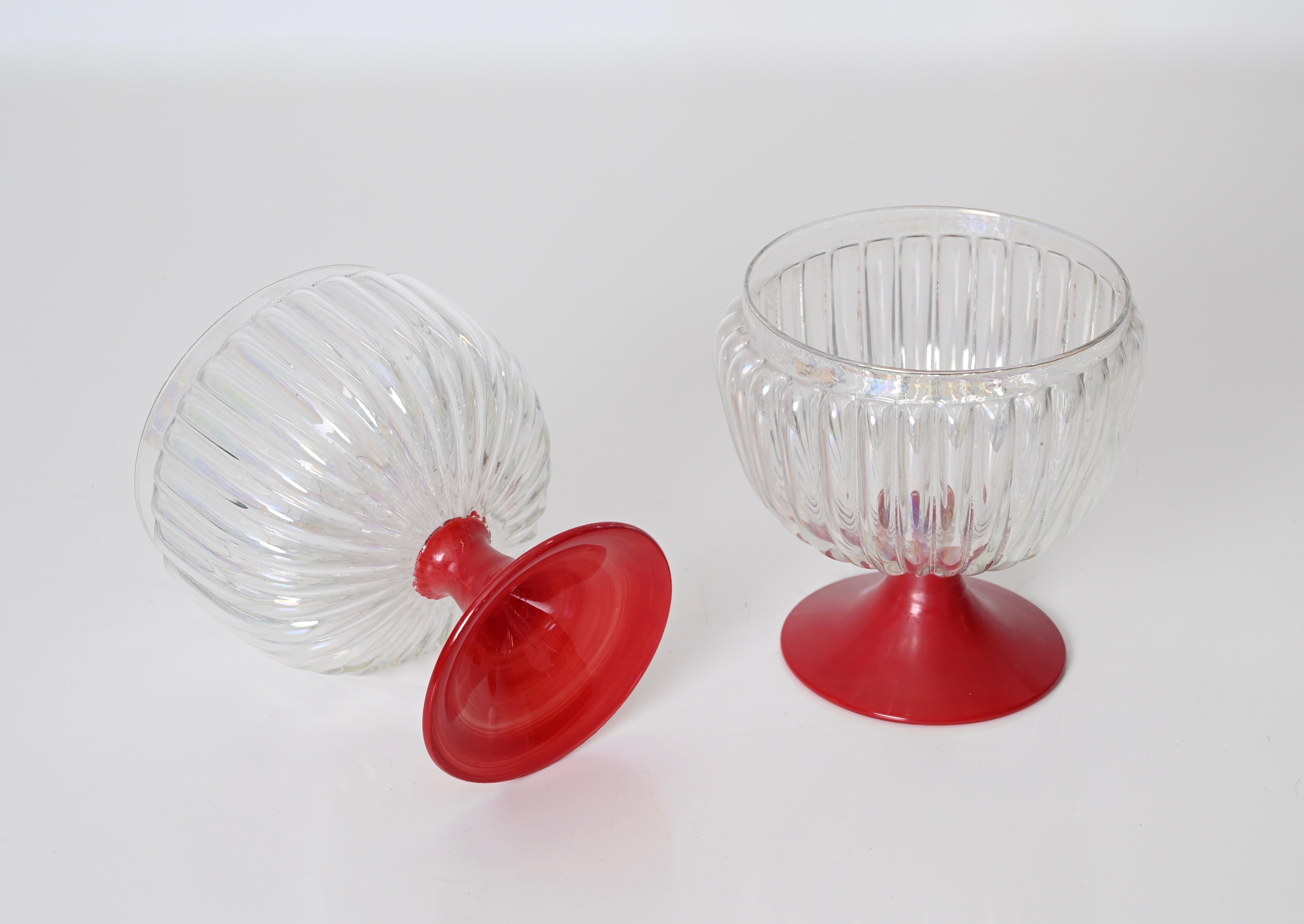 Pair of Large Decorative Murano Red and Iridescent Goblet Glasses, Italy 1940s In Good Condition For Sale In Roma, IT