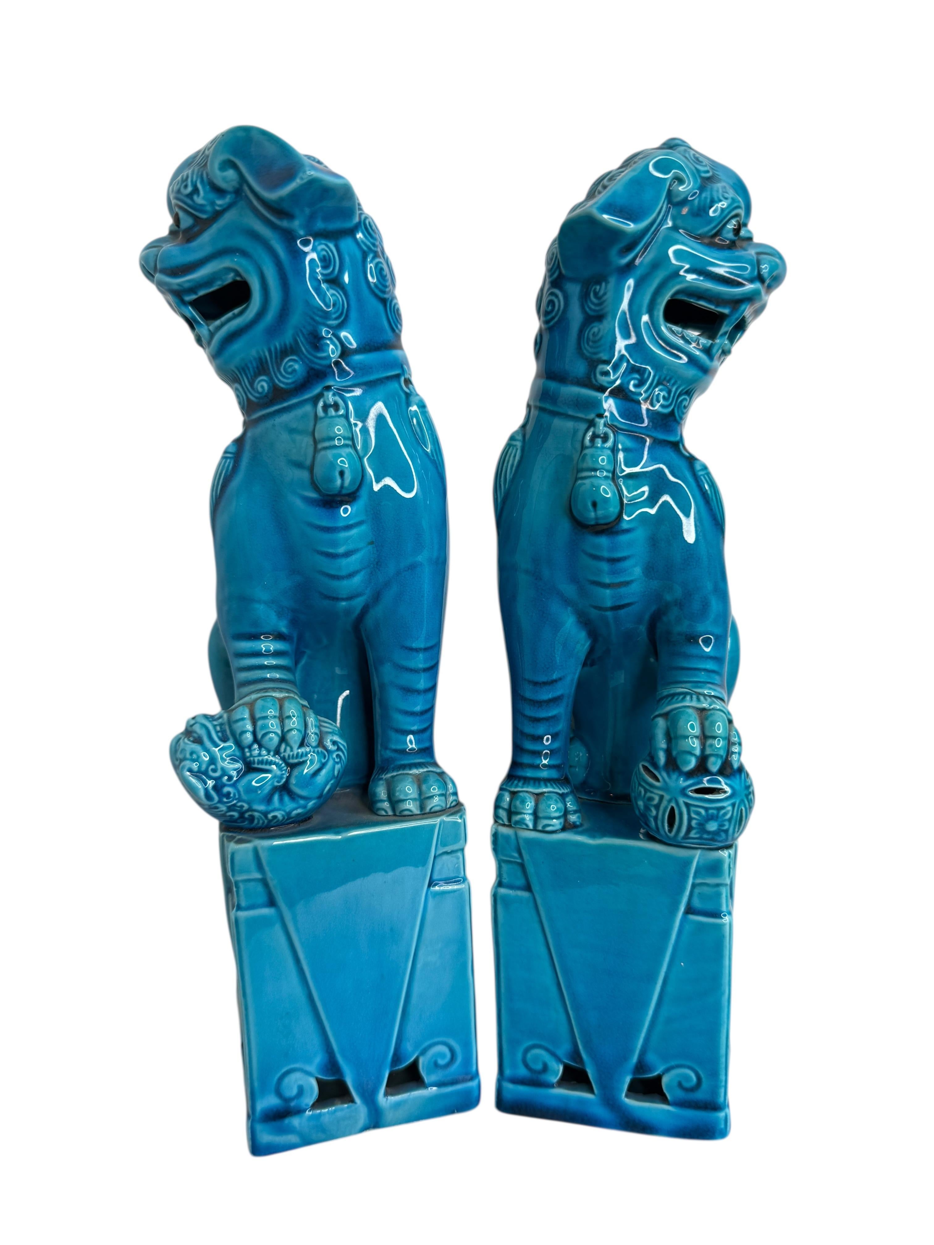 Hollywood Regency Pair of large Decorative Turquoise Blue Foo Dogs Sculptures, Ceramic Statue