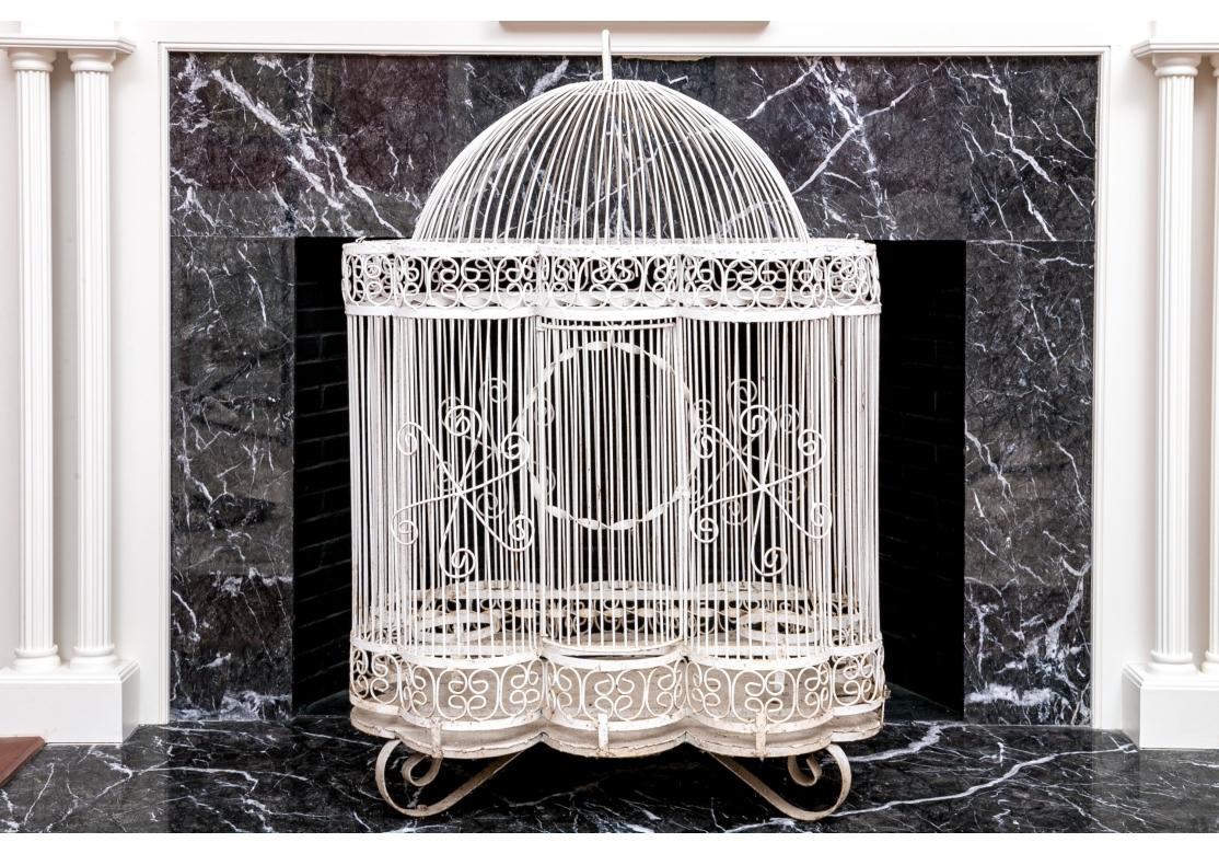 Pareja De Grandes Jaulas Decorativas De Alambre Vintage Para Pájaros en venta 5