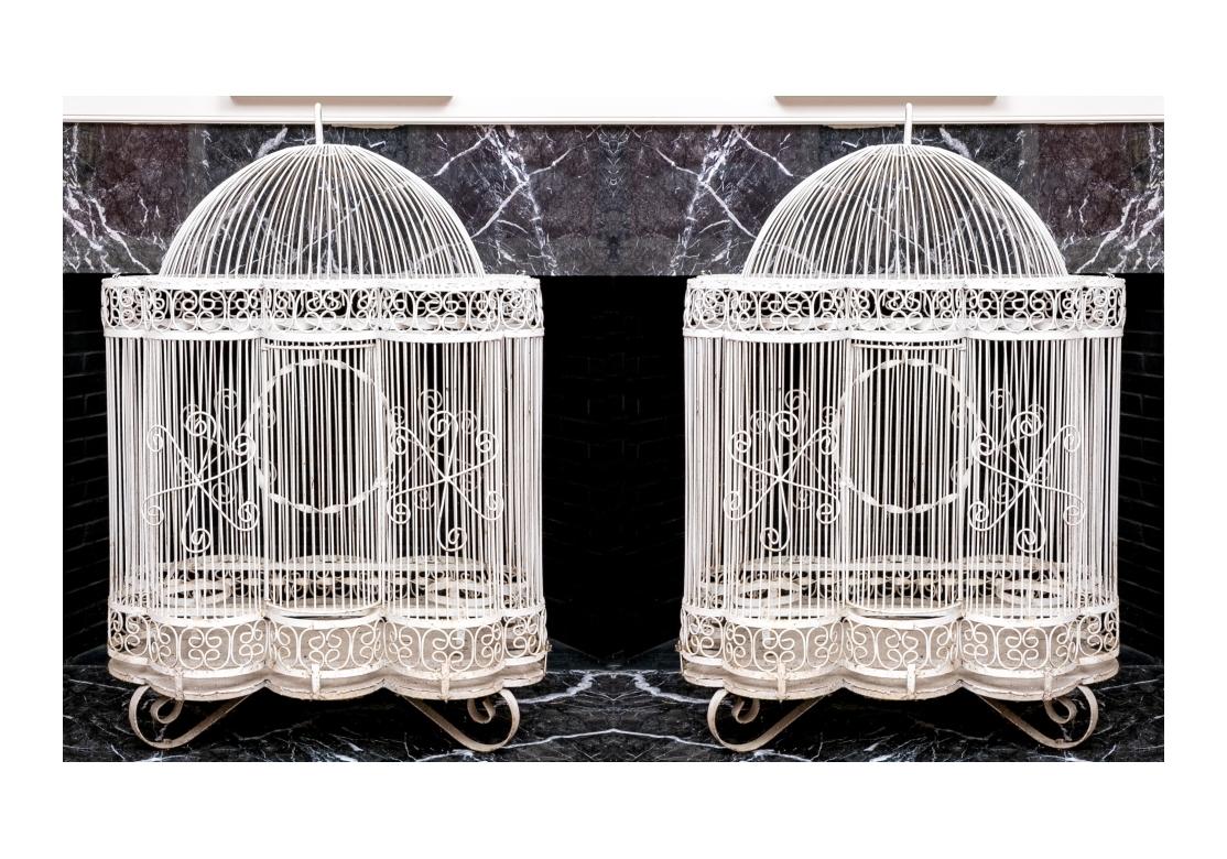 Pareja De Grandes Jaulas Decorativas De Alambre Vintage Para Pájaros en venta 12