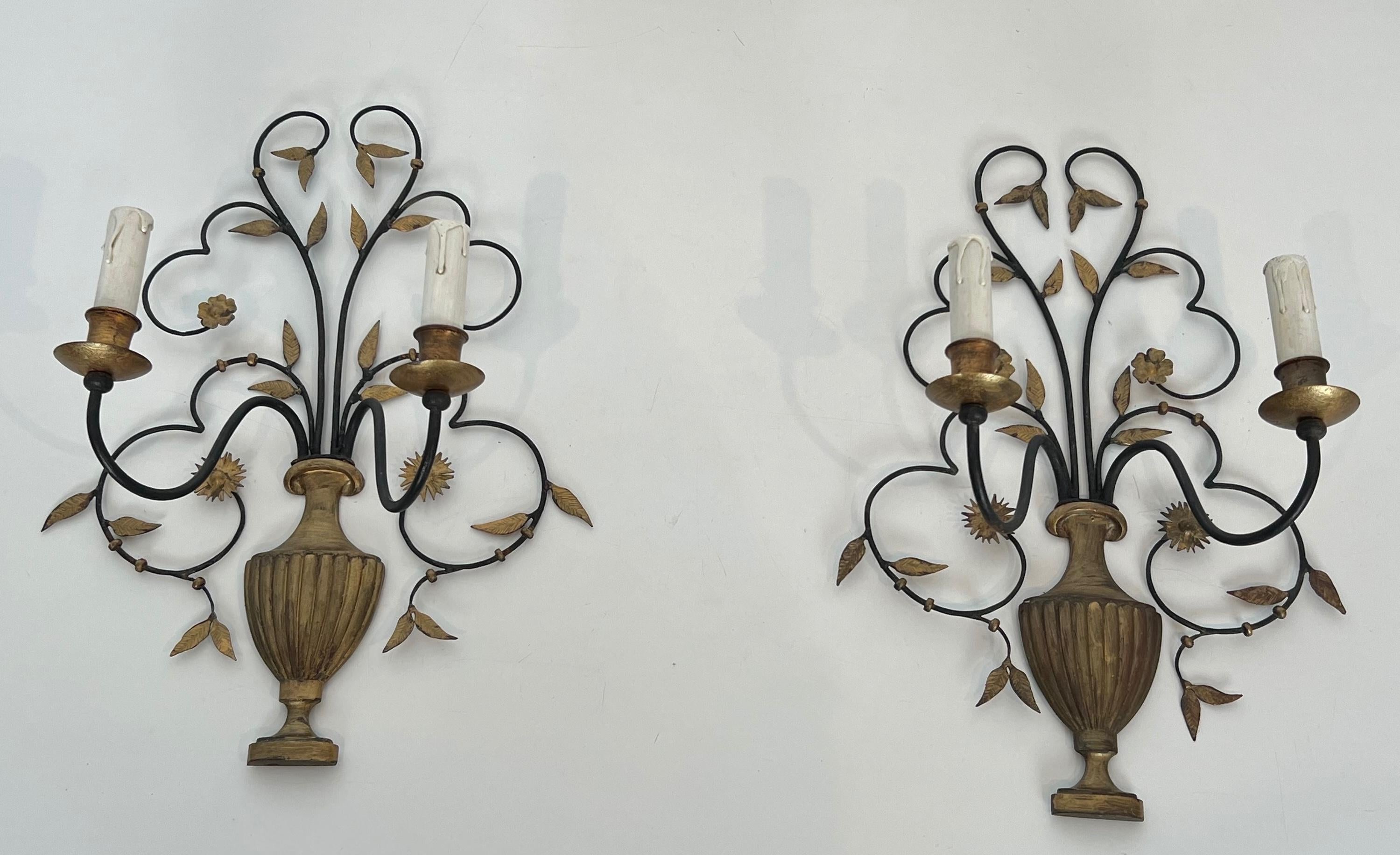 Pair of Large Decorative Wrought Iron and Gilded Wall Lights Representing a Bouq For Sale 14