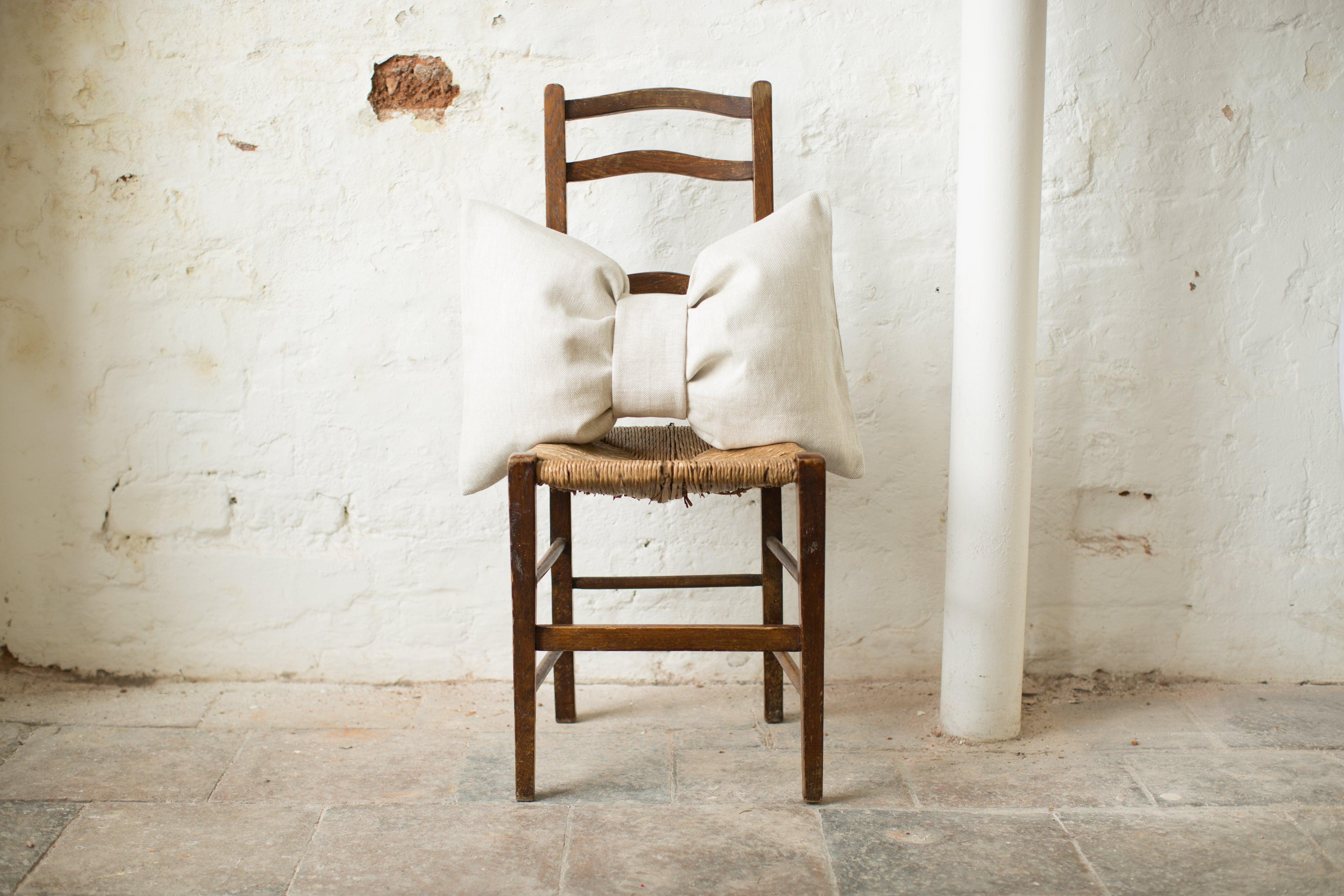 Northern Irish Pair of Large Designer Bow Pillows in Vintage Irish Linen Natural Oatmeal