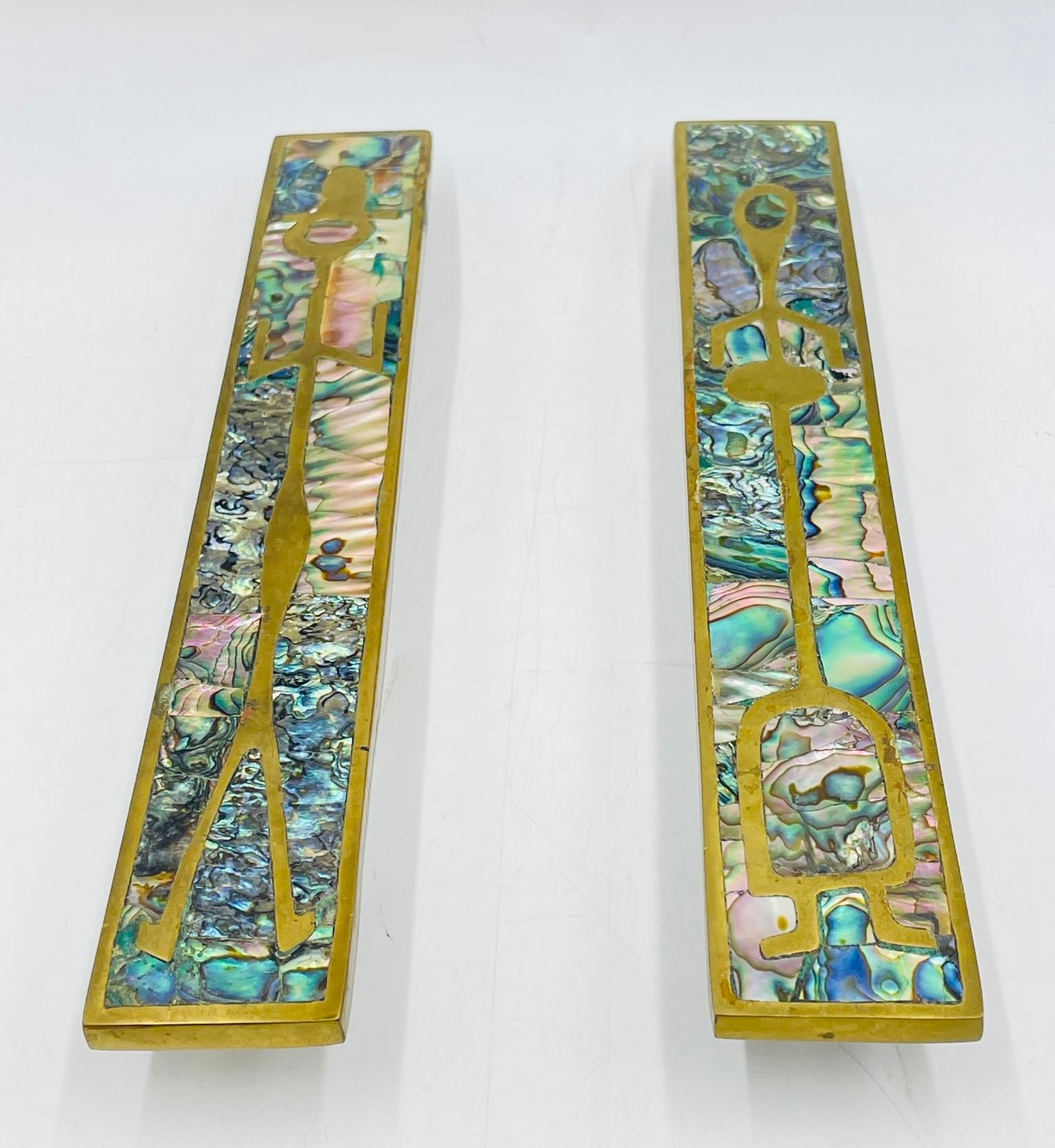 Hand-Crafted Pair of Large Door Handles in Brass & Abalone, After Los Castillo, Mexico 1950's For Sale