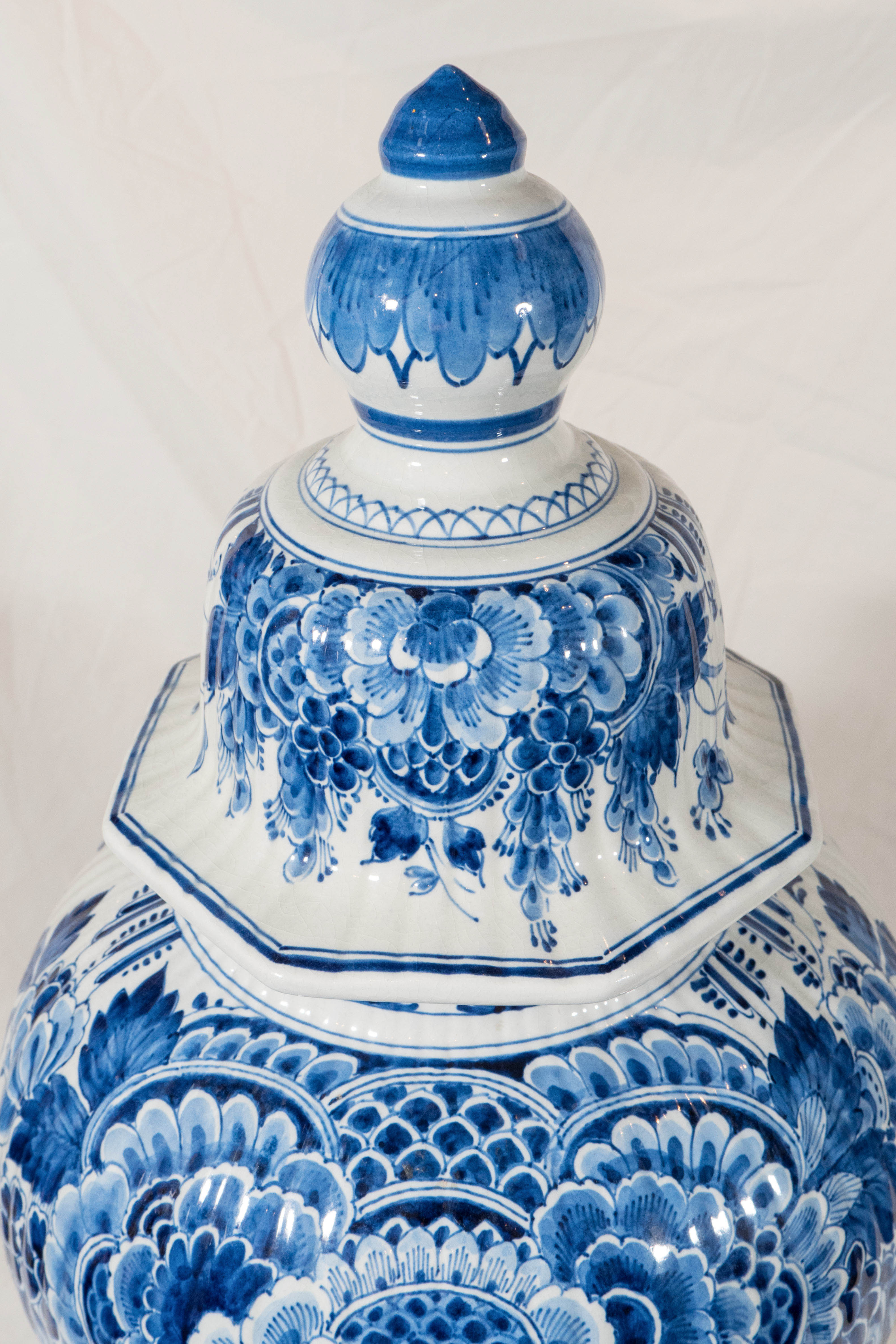 Pair of Large Dutch Delft Blue and White Covered Vases In Excellent Condition In Katonah, NY
