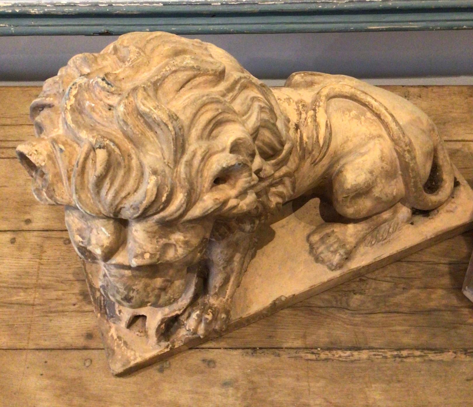 Pair of Large Early 19th Century French Terracotta Honey Coloured Lions  For Sale 7