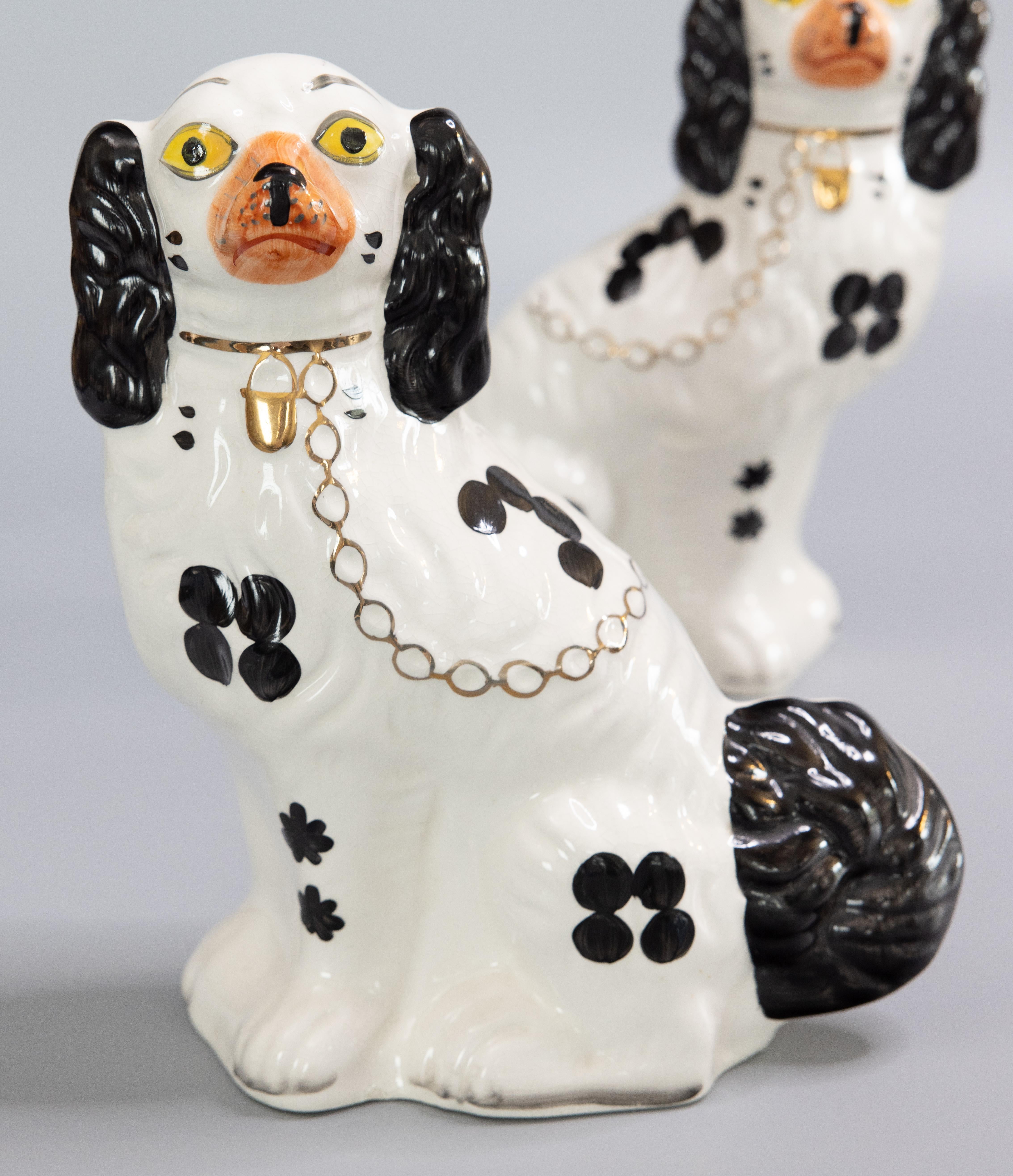 Pair of Large Early 20th C. English Staffordshire Spaniel Dogs In Good Condition In Pearland, TX