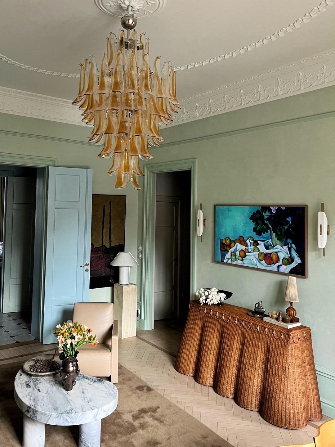 Pair of Large Hugh XL Eclectic Murano Chandeliers Amber Flamingo style For Sale 5