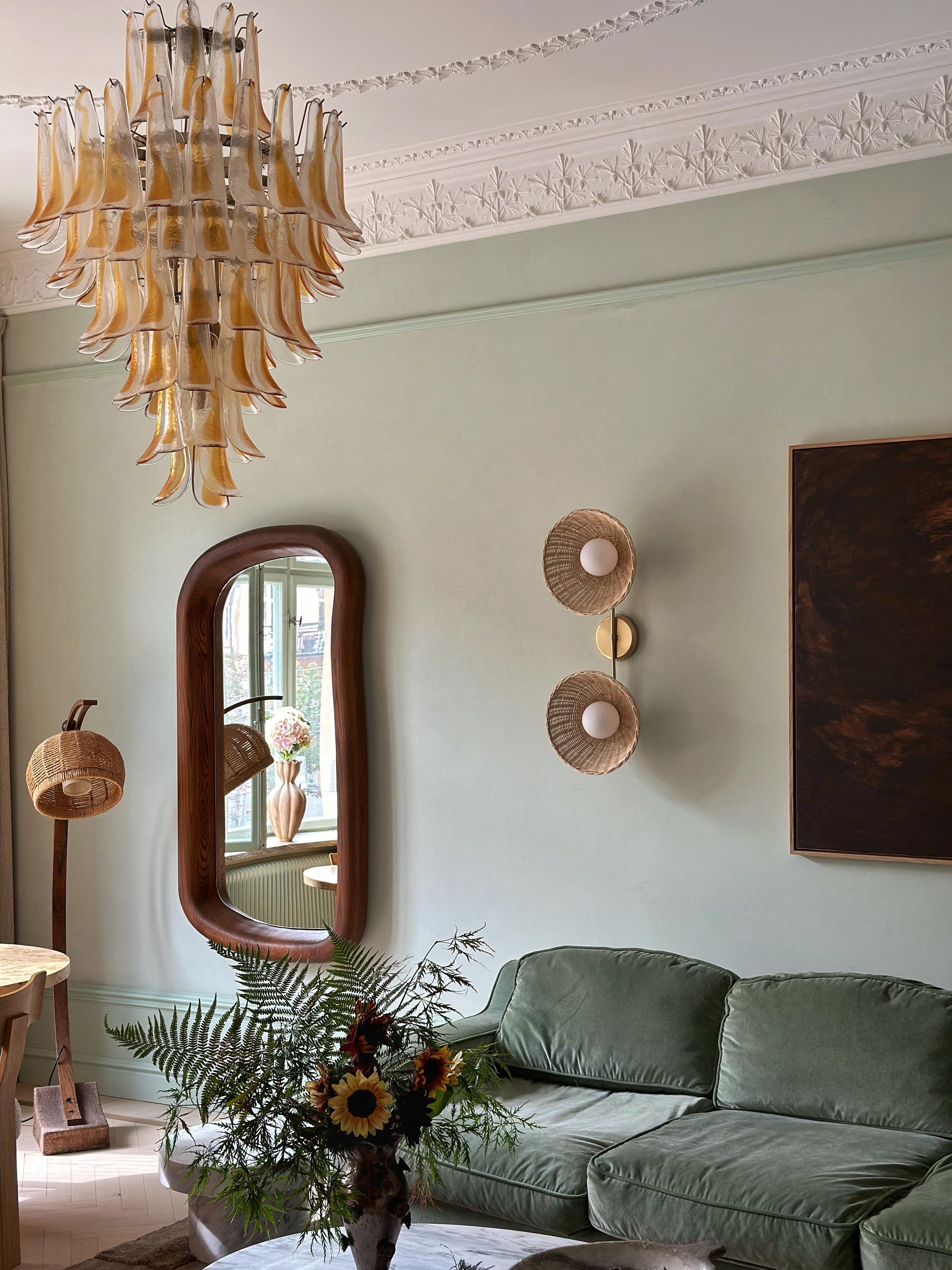 Mid-Century Modern Pair of Large Hugh XL Eclectic Murano Chandeliers Amber Flamingo style For Sale