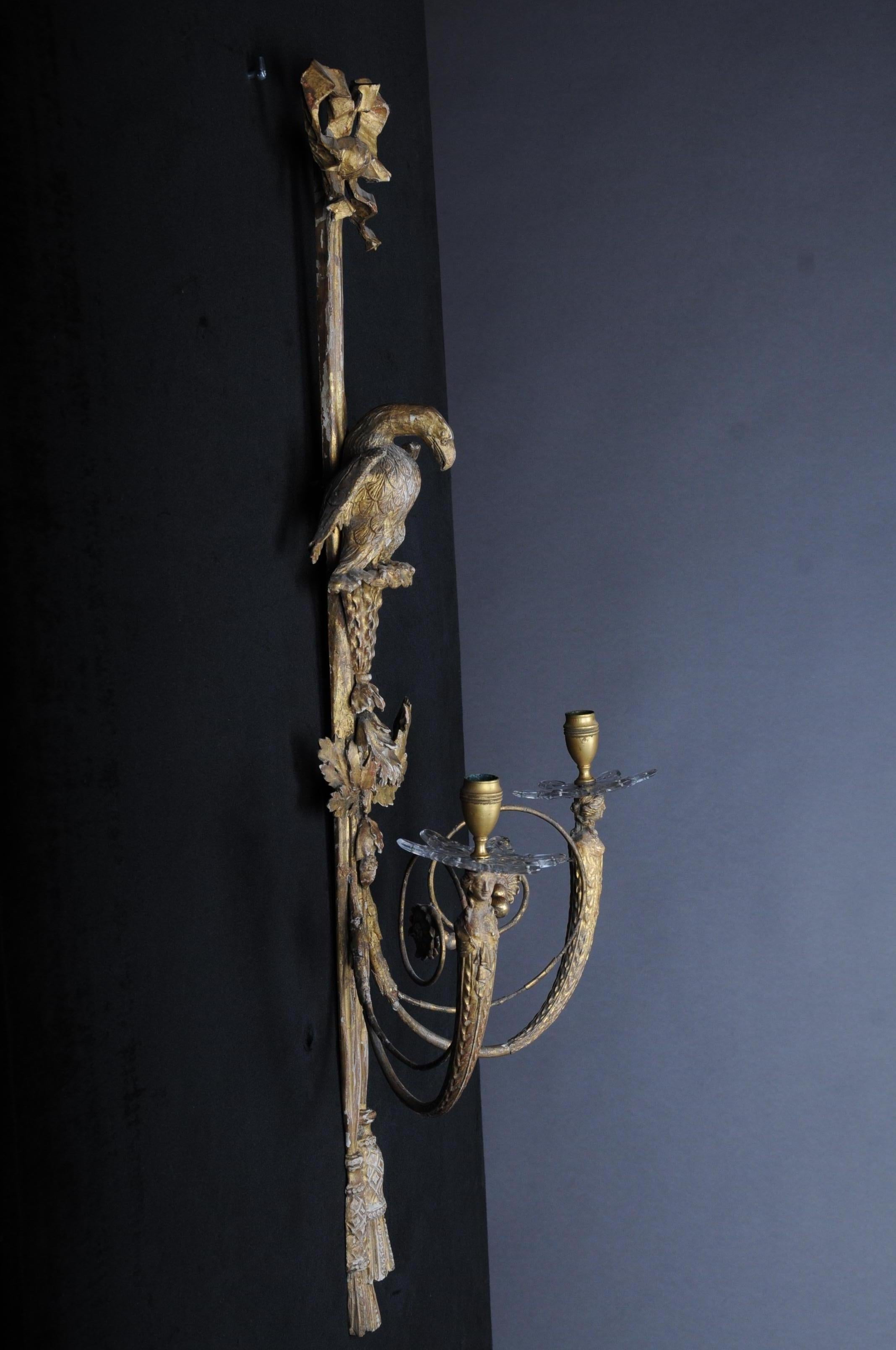 Pair of Large Empire Appliqués / Sconces circa 1800, Gilded Linden Wood In Good Condition For Sale In Berlin, DE