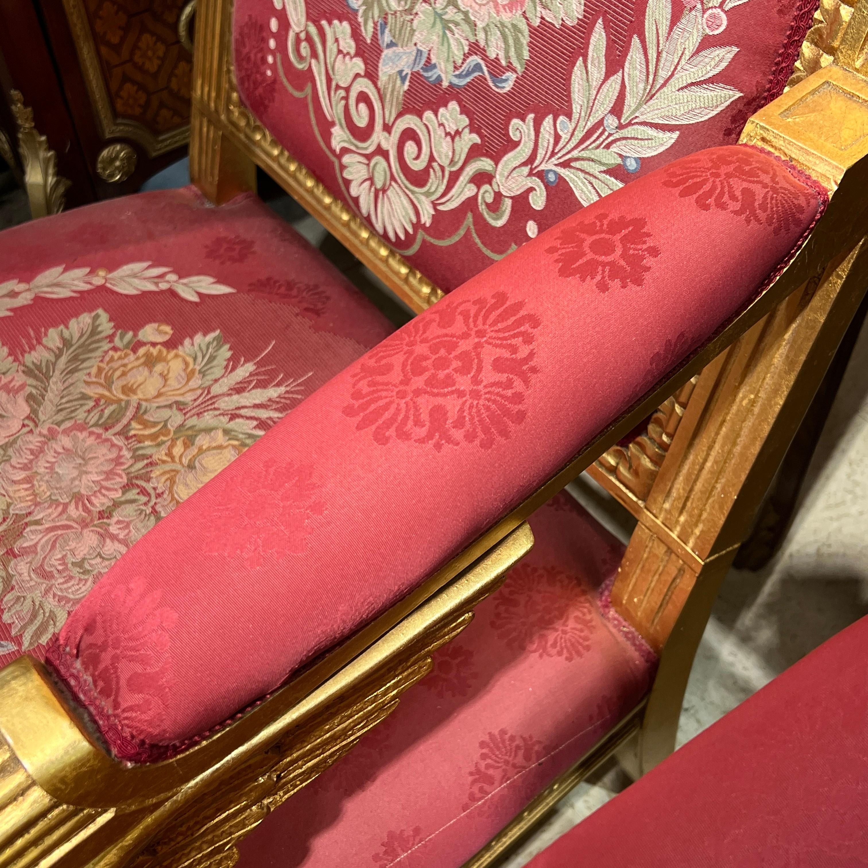 Paar große gepolsterte Sessel aus vergoldetem Holz im Empire-Stil Fauteuils im Angebot 13